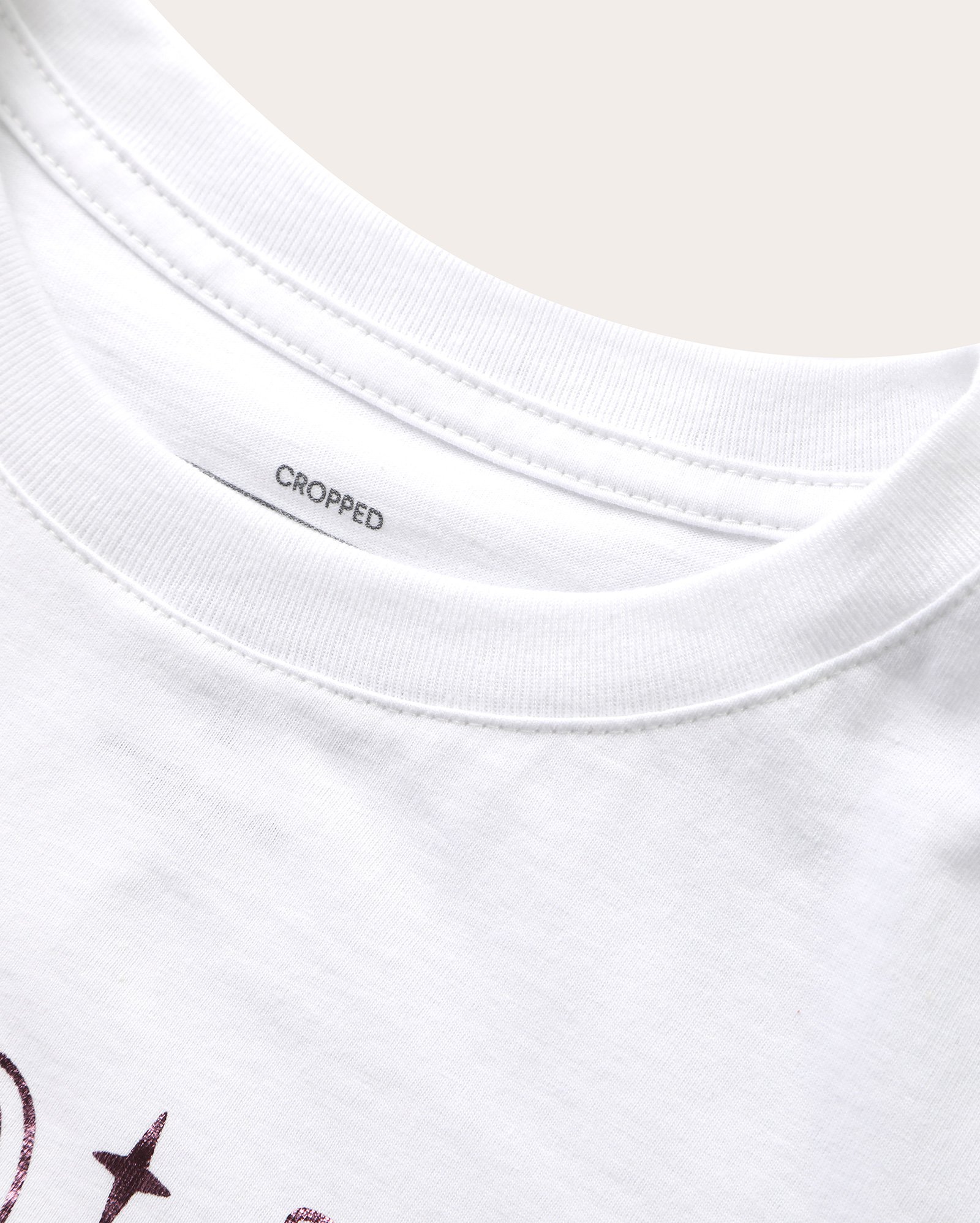 Camiseta juvenil cropped Angel com brilho - branca | Disney