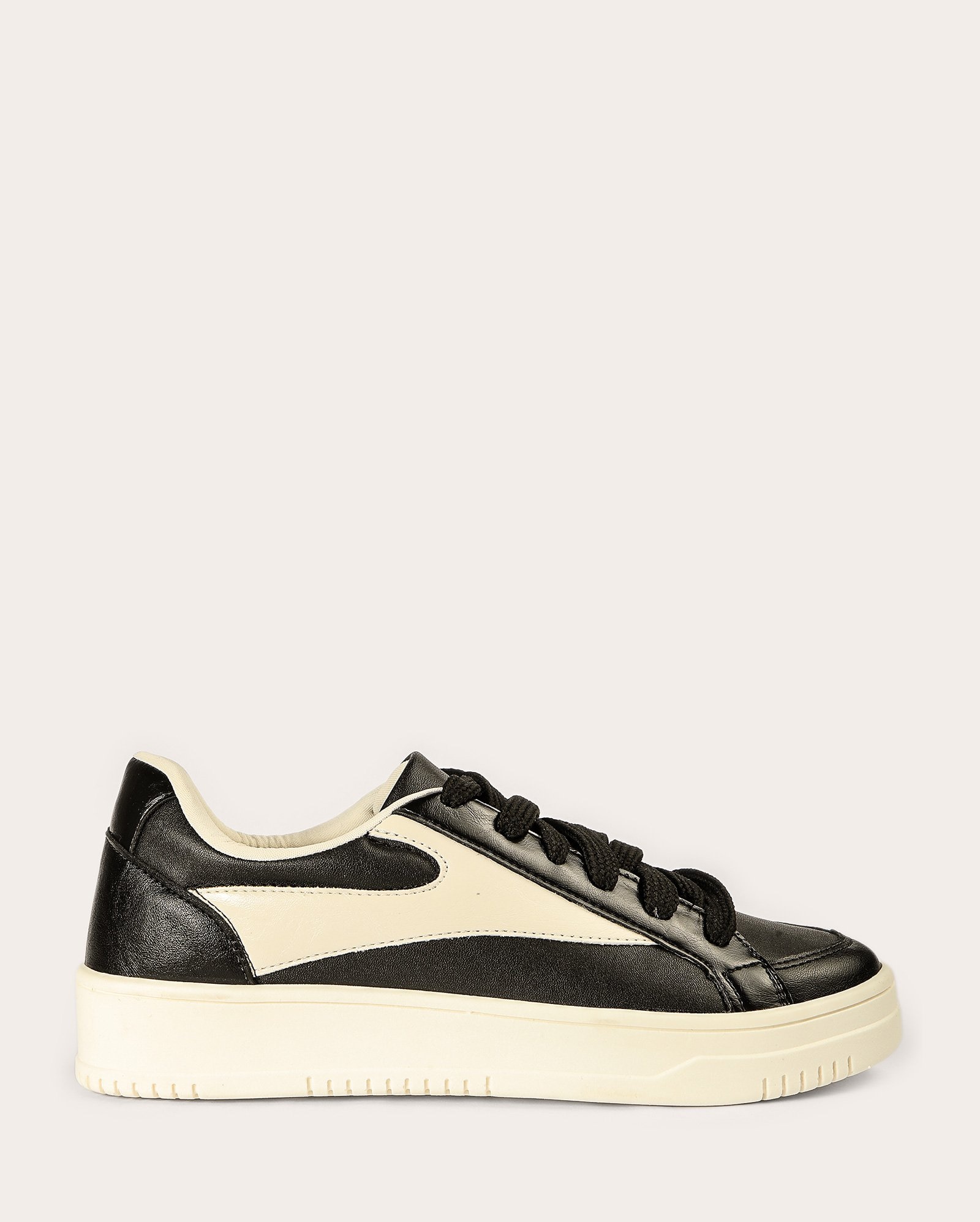 Tênis feminino casual cano baixo com recortes preto