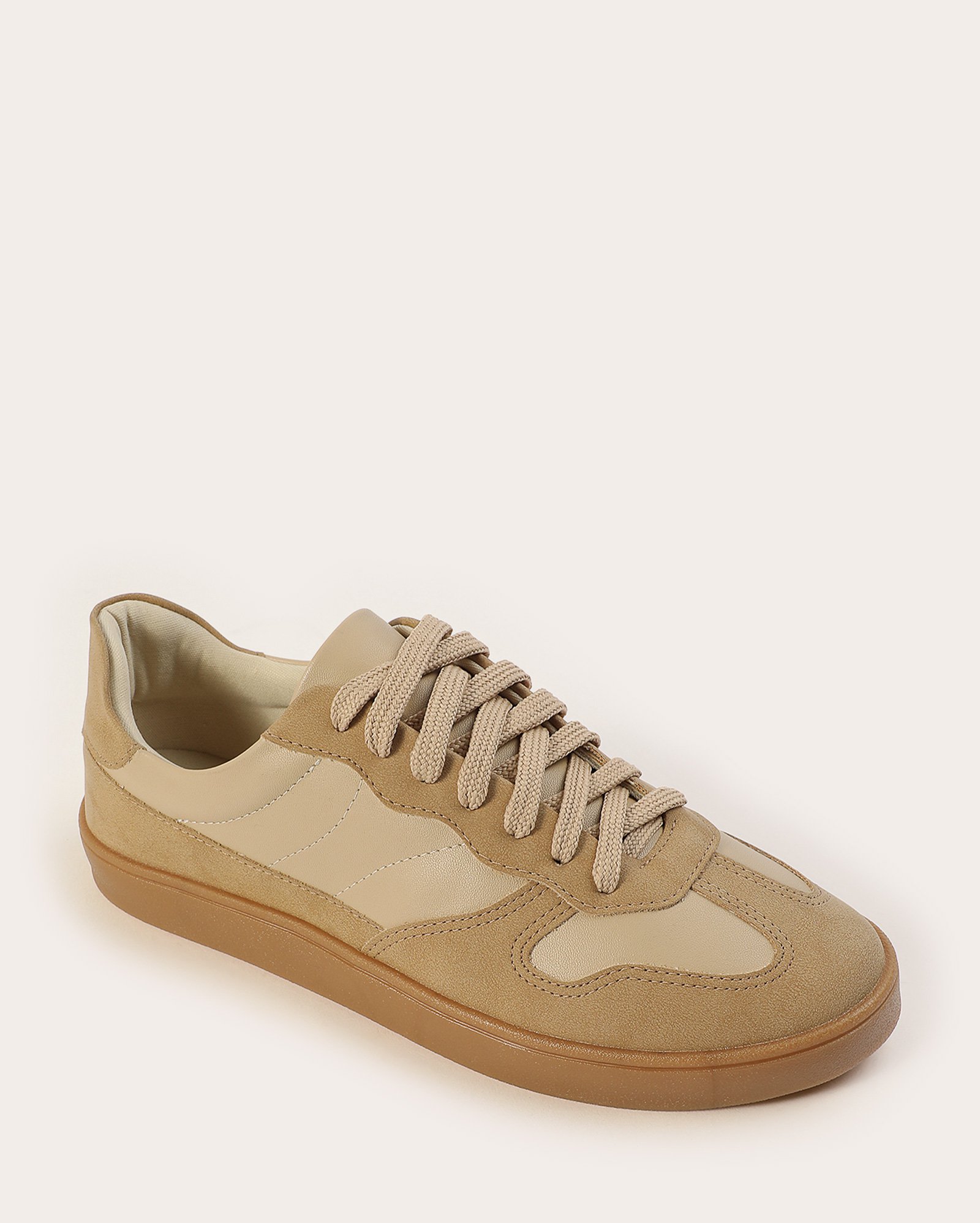 Tênis feminino cano baixo com recortes marrom