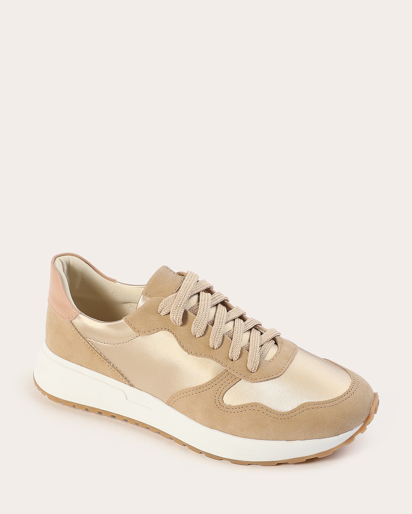 Tênis feminino flatform com recortes bege