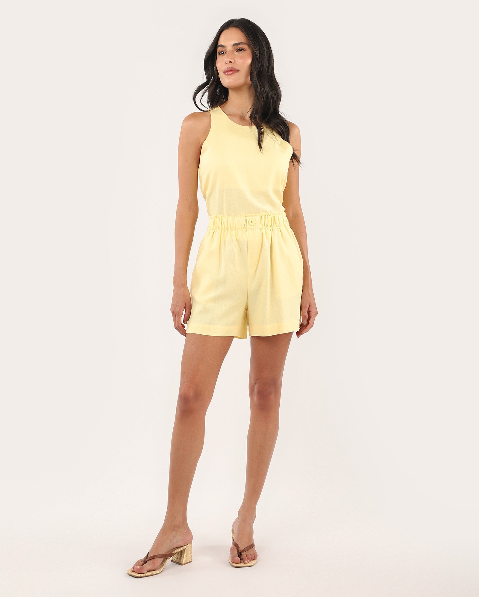 Short feminino Tina clochard em viscolinho com bolsos - amarelo