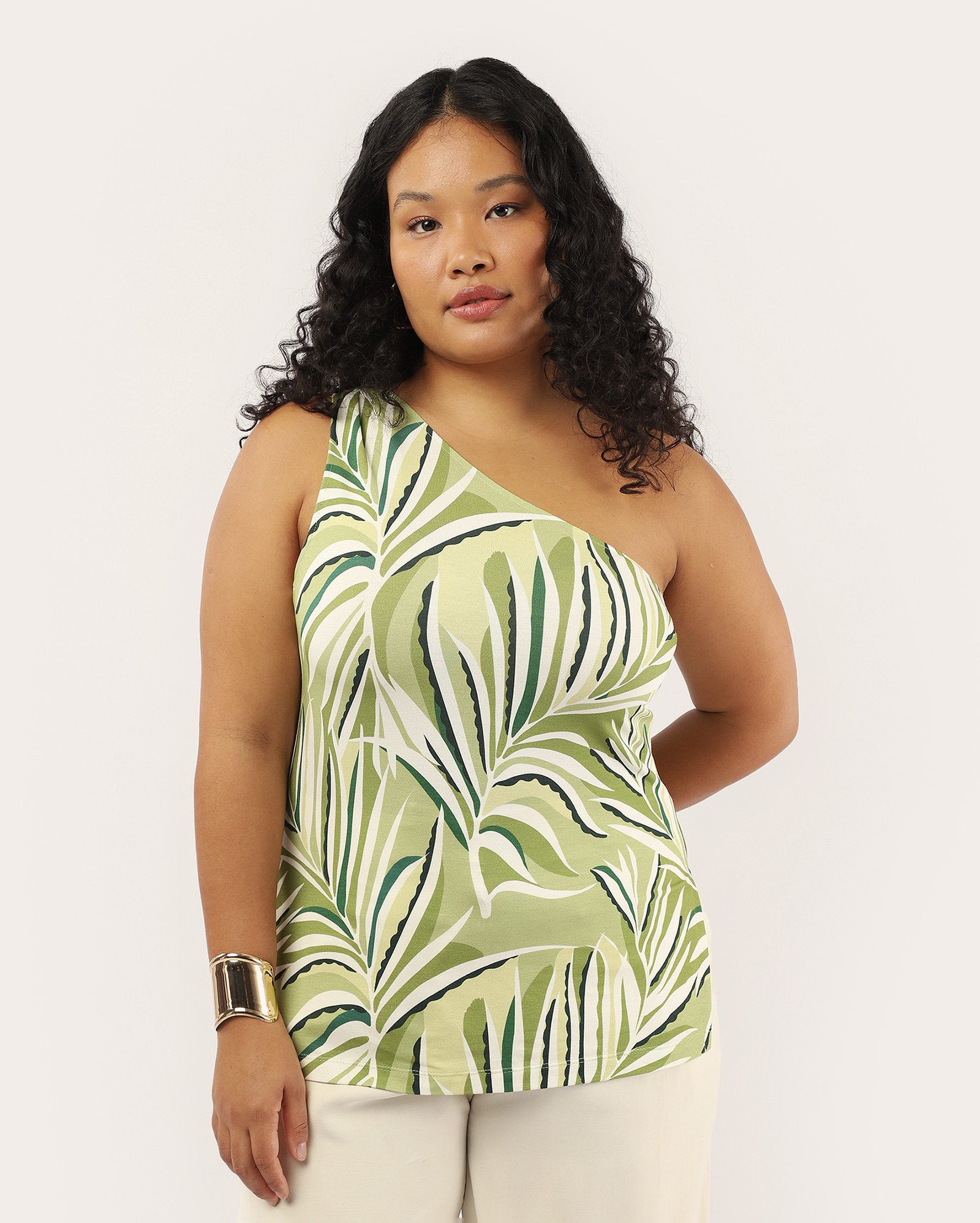 Regata plus size feminina com viscose ombro só folhagem verde