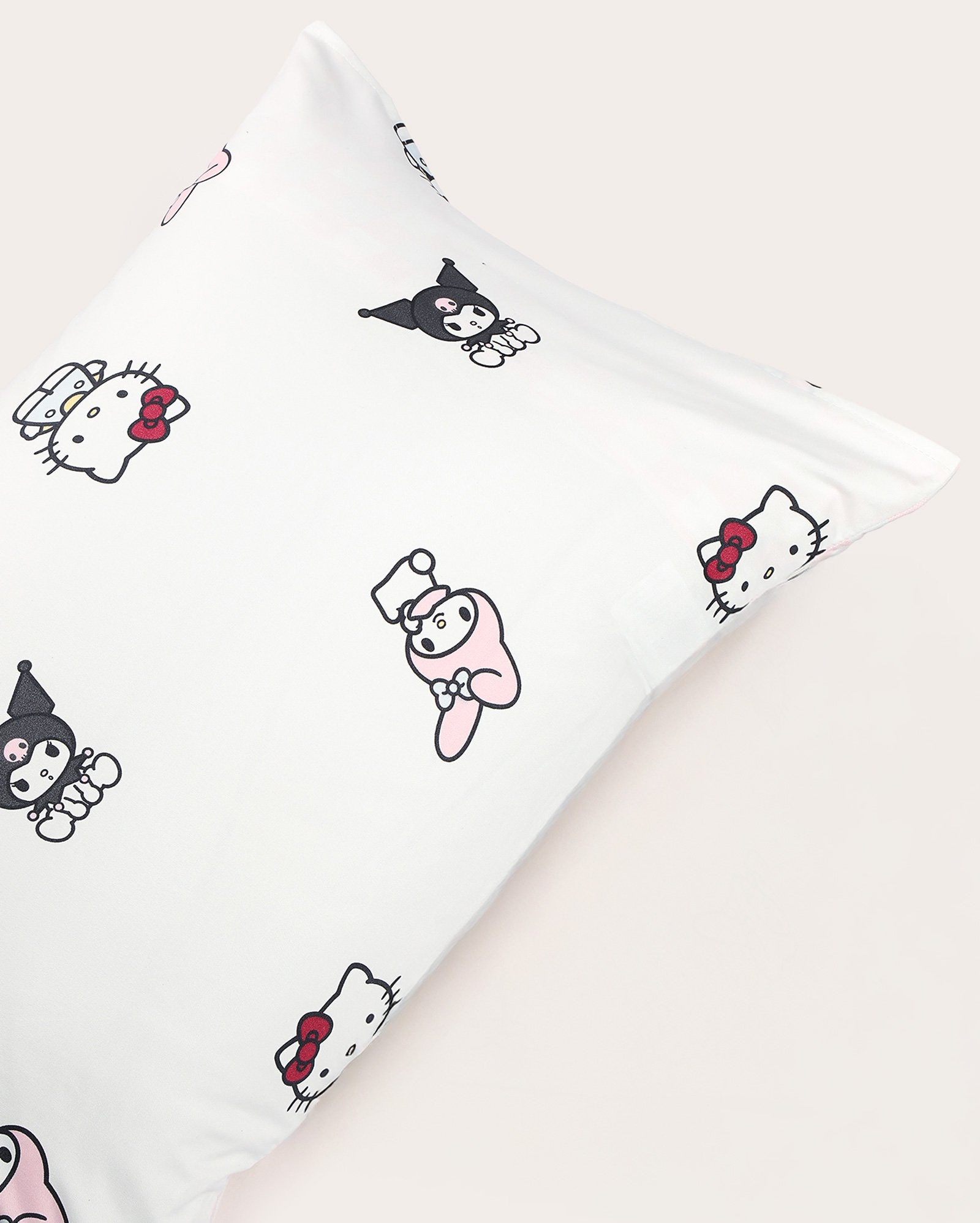 Jogo de cama solteiro 3 peças soft touch Hello Kitty - multicor | Casa Riachuelo