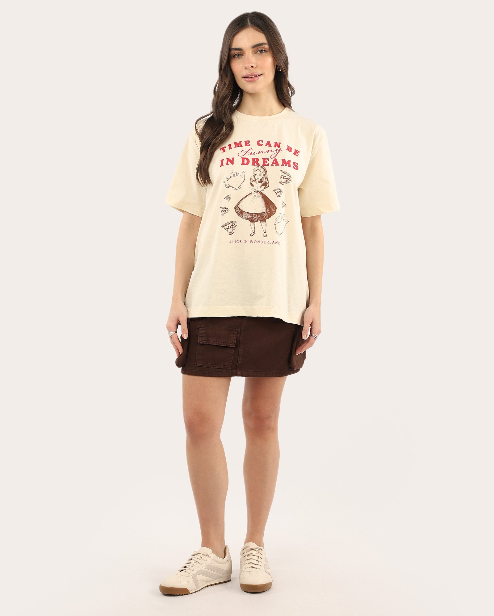 Camiseta feminina alongada Alice no País das Maravilhas - bege | Disney