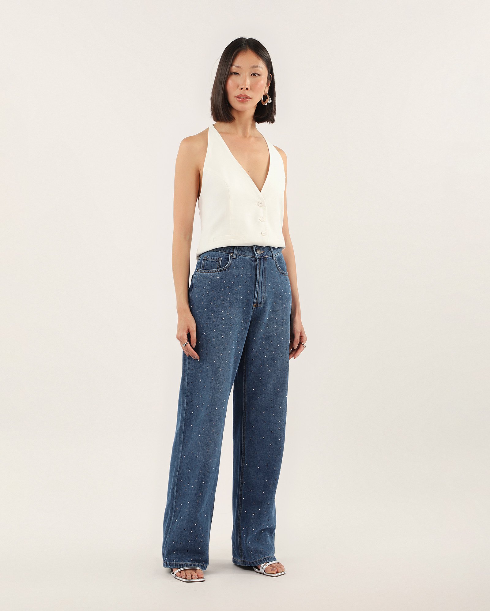 Calça jeans feminina wide leg com strass - denim médio | Pool Jeans