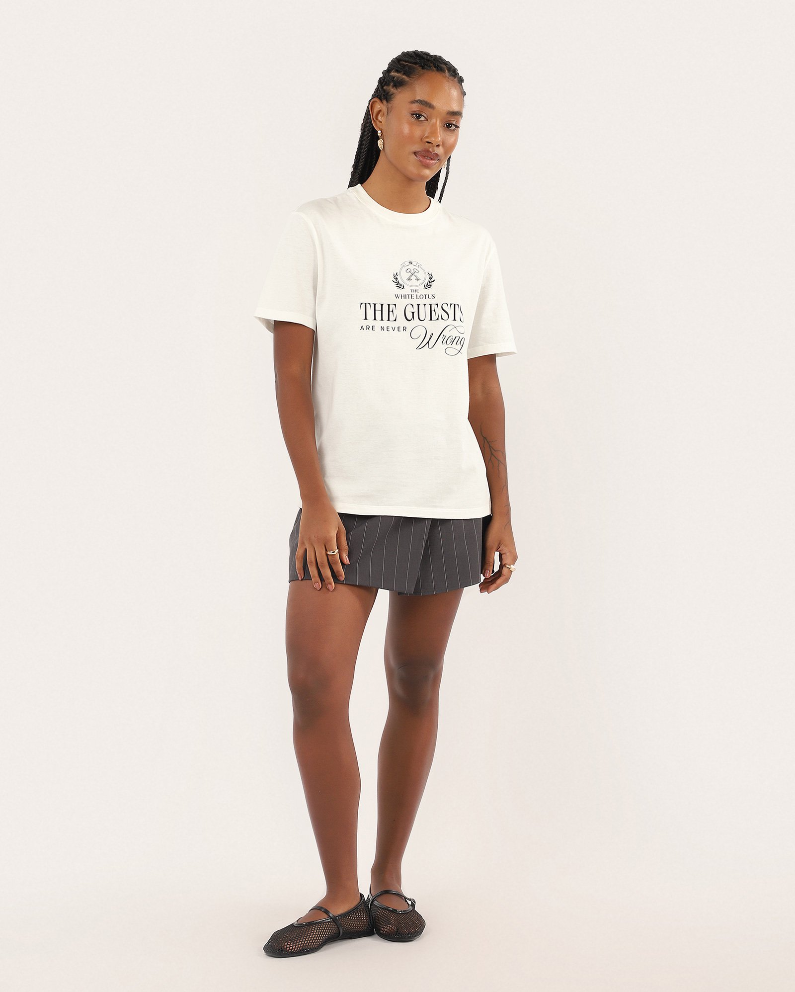 Camiseta feminina regular The White Lotus - off-white | HBO — foto 4
