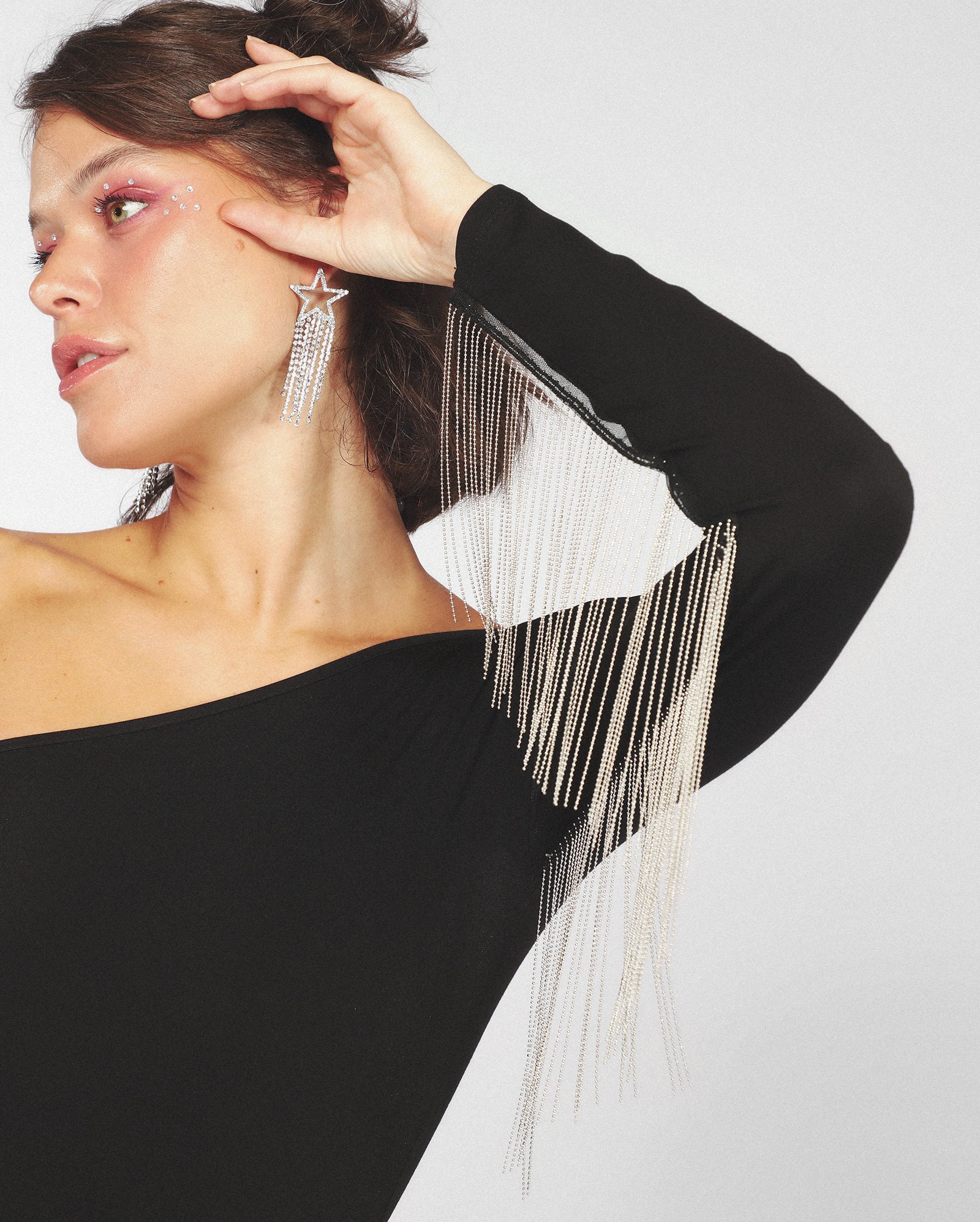 Body feminino um ombro só com franja metalizada - preto — foto 3