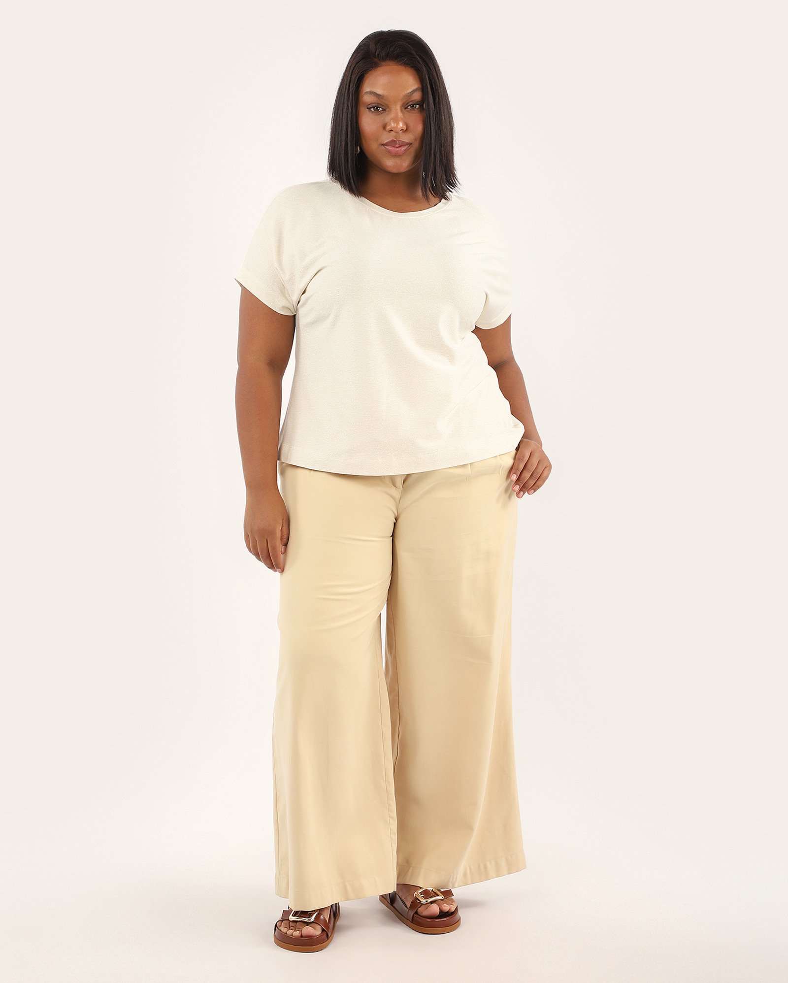 Blusa plus size feminina com fios metalizados off-white