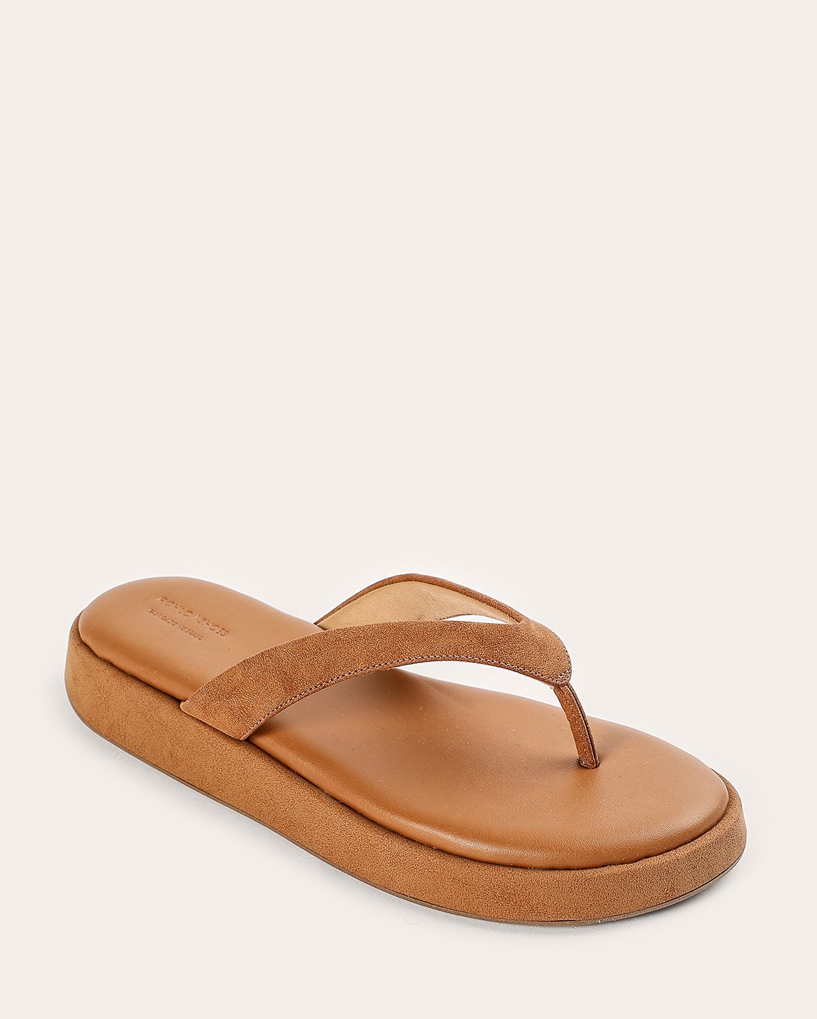 Sandália rasteira feminina flatform de dedo marrom