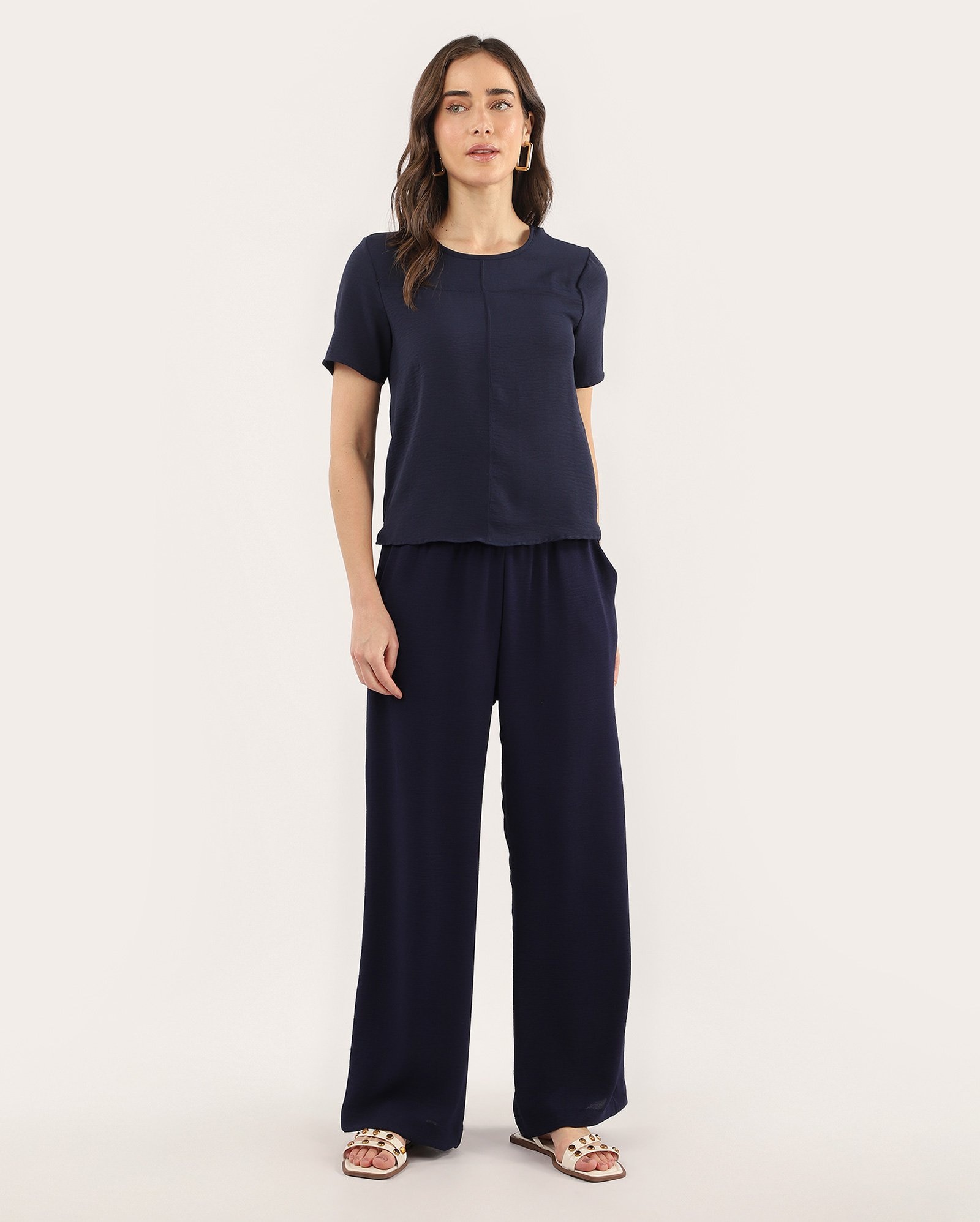 Calça feminina pantalona texturizada azul