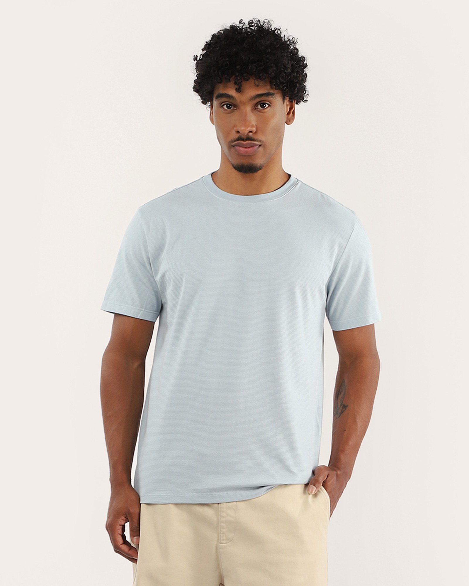 Camiseta masculina regular texturizada gola careca azul
