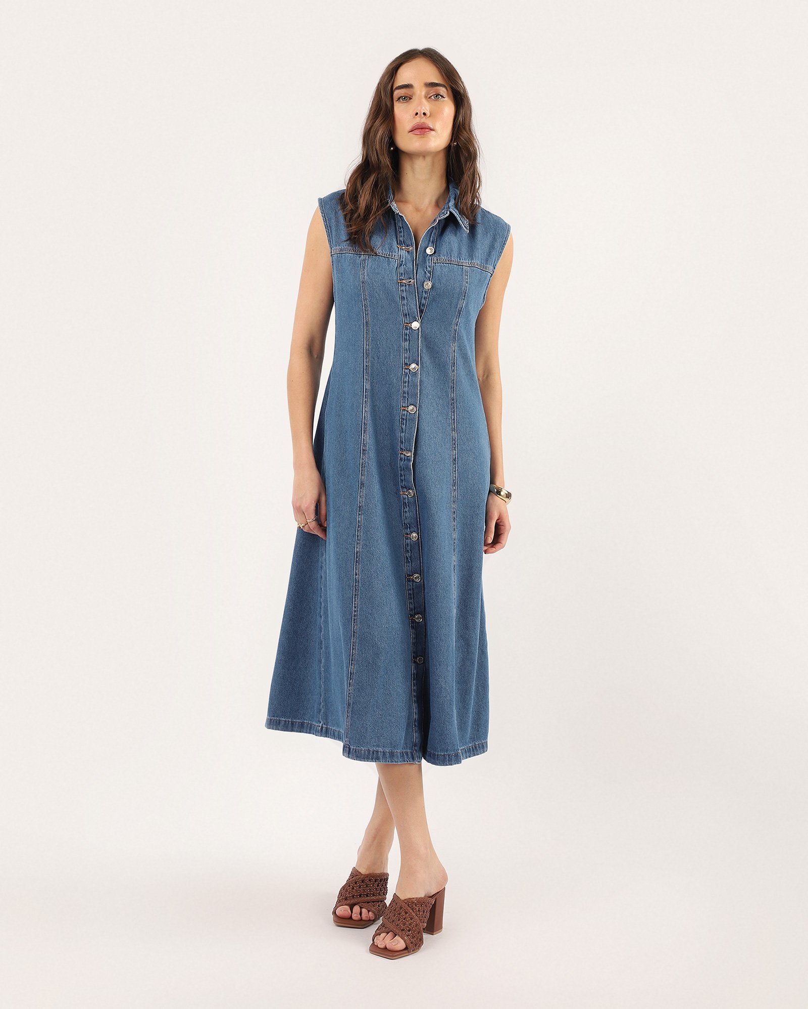 Chemise jeans evasê midi - denim médio | Pool Jeans
