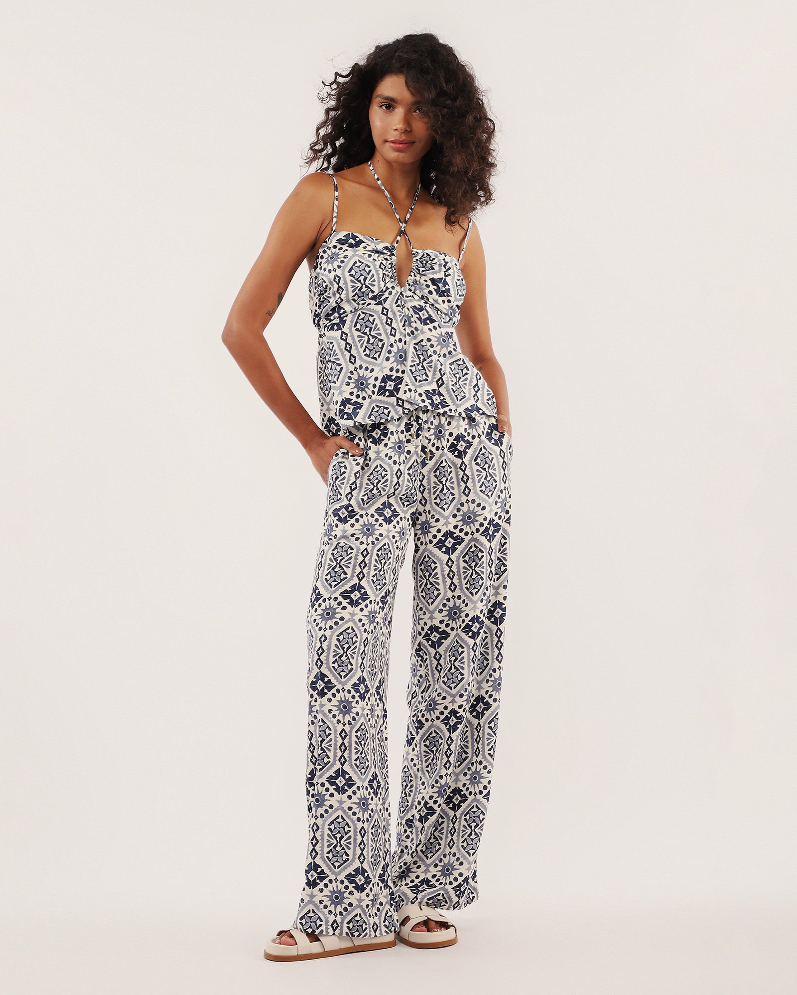 Calça feminina pantalona estampada com ajuste off-white | Pool