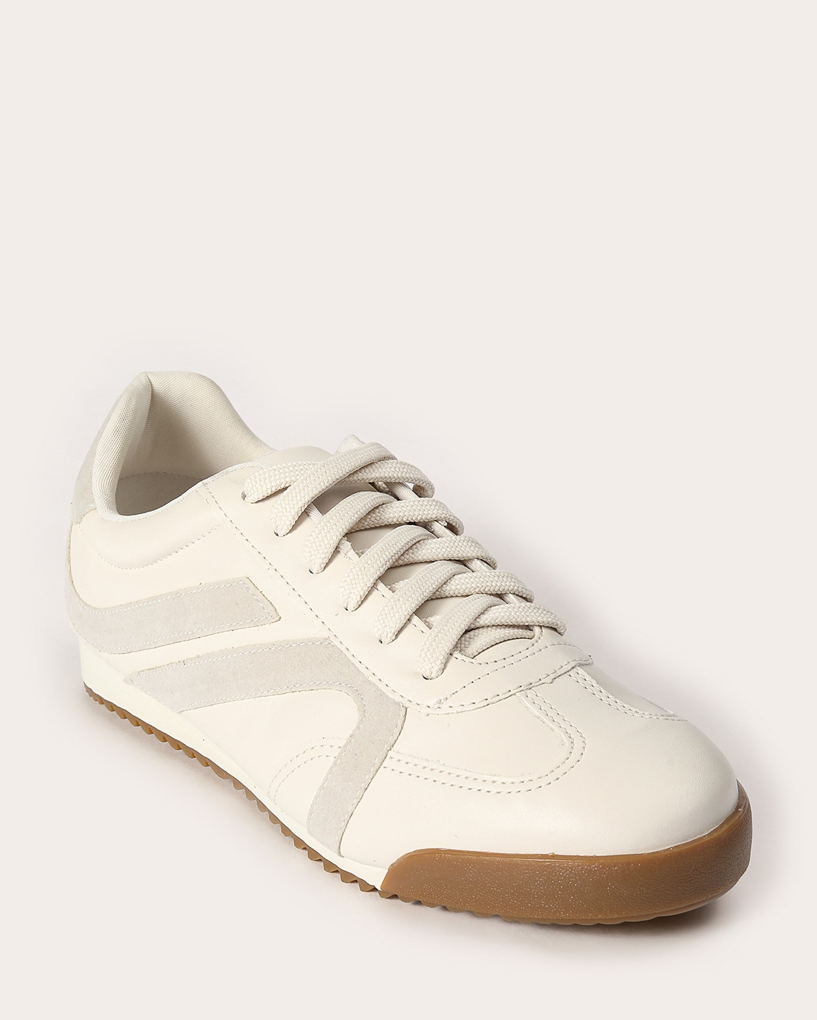 Tênis feminino cano baixo com recortes branco