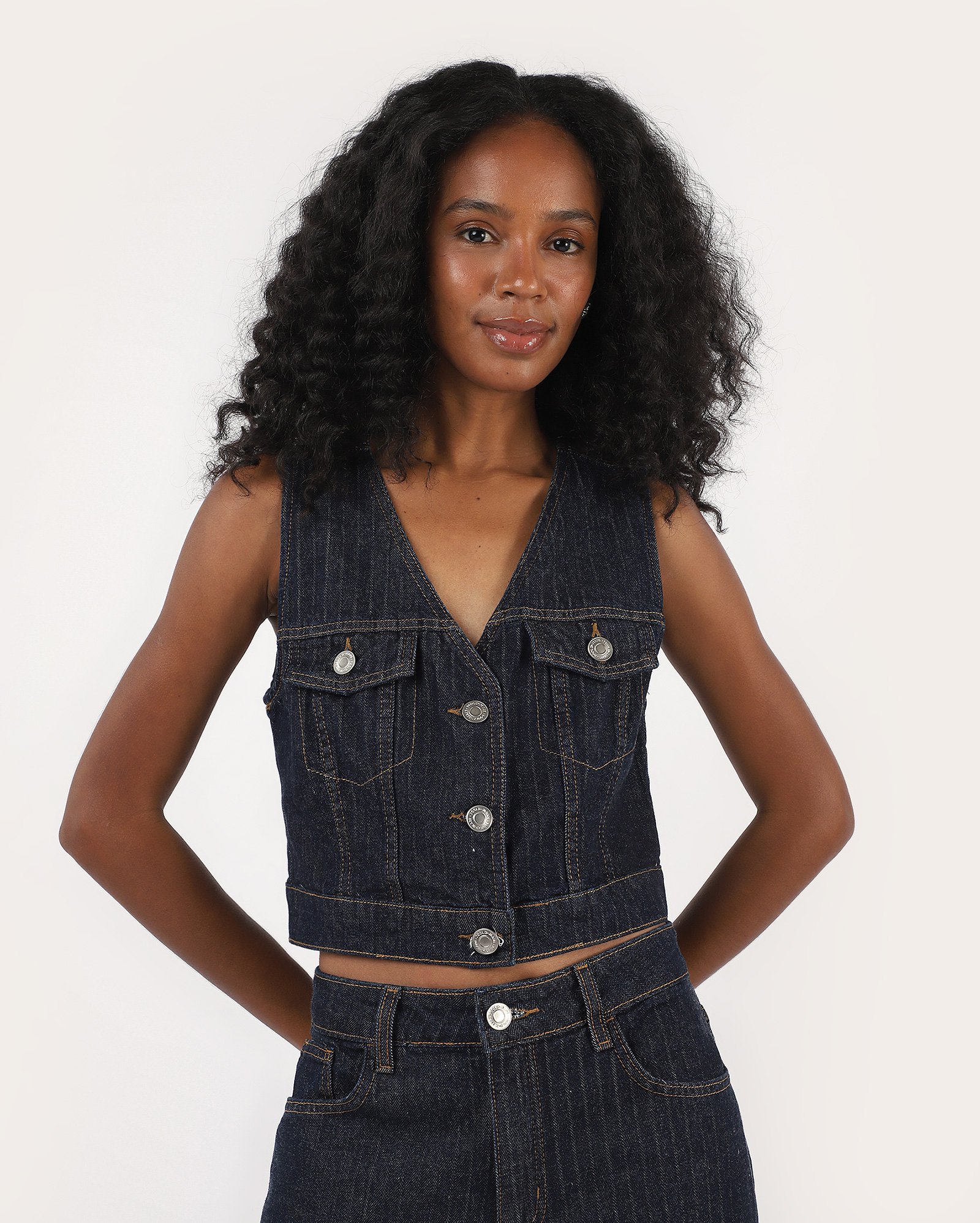 Colete jeans cropped feminino - denim escuro | Pool Jeans