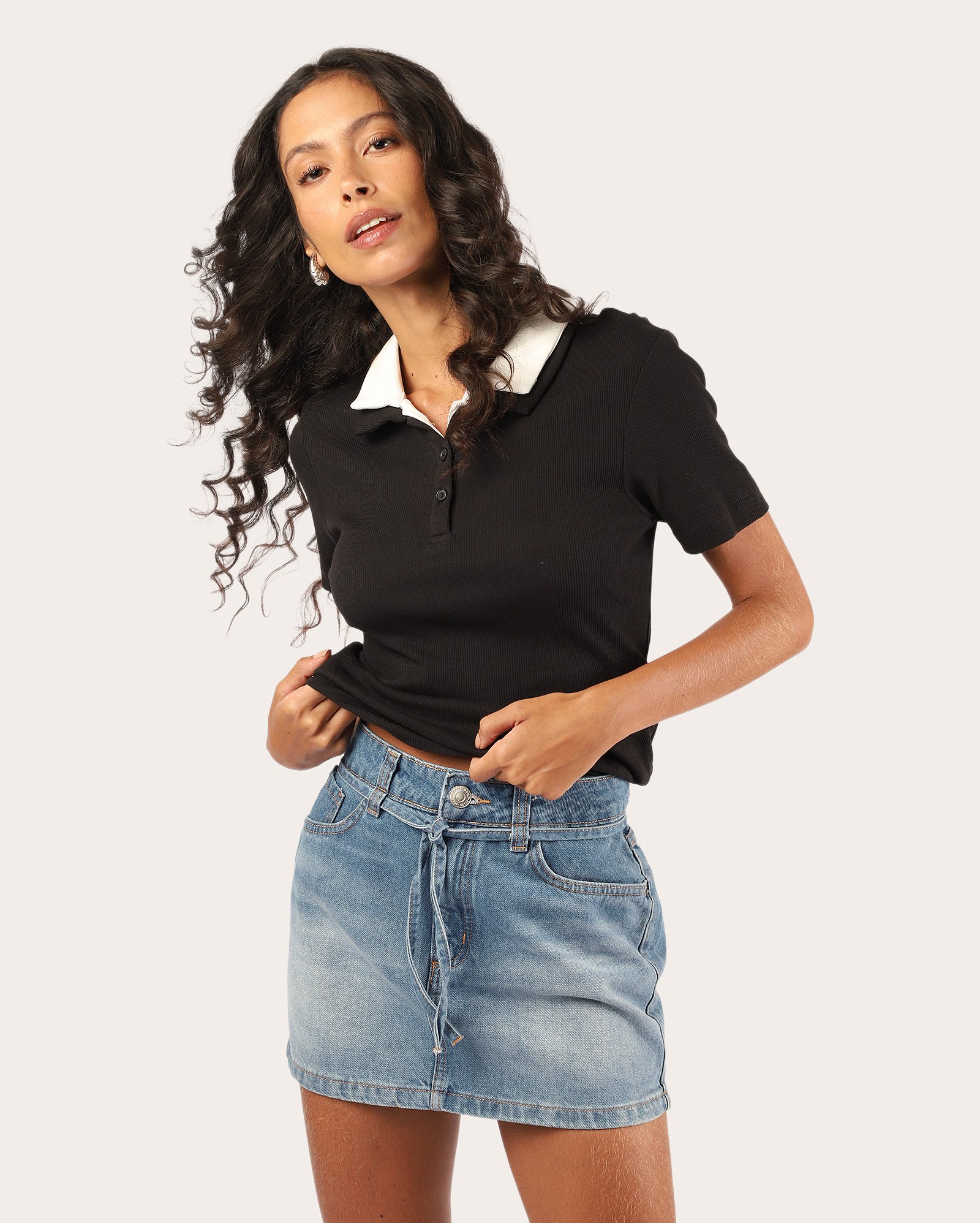 Mini saia jeans com amarração - denim médio | Pool Jeans