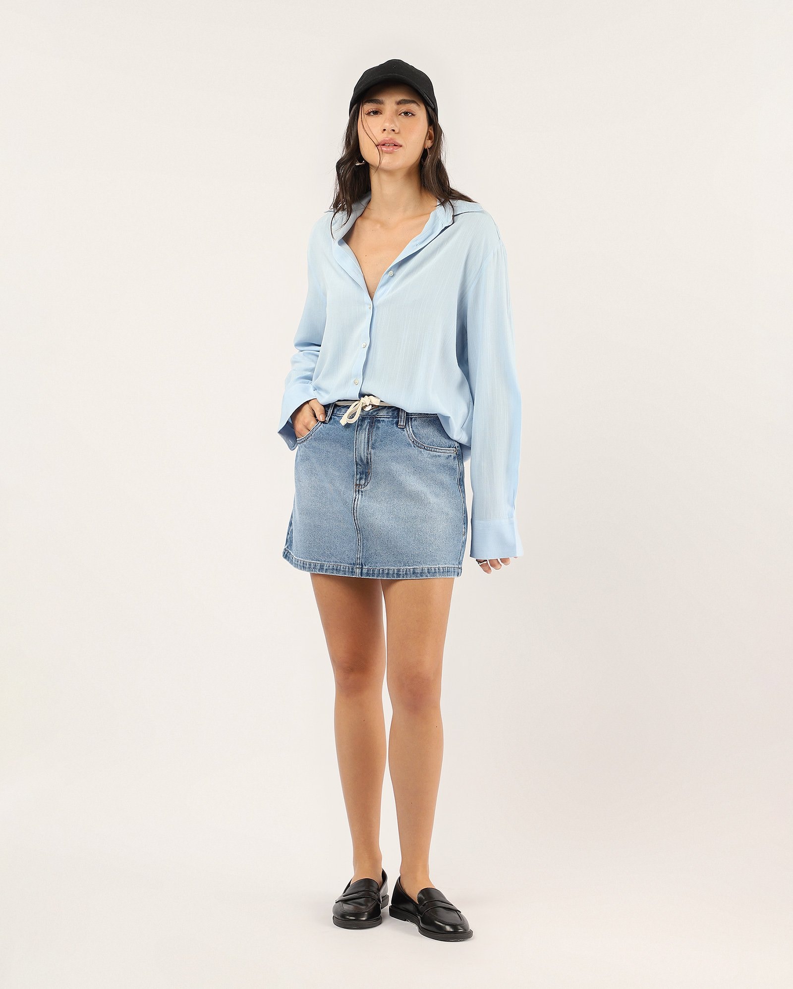 Mini saia jeans com amarração - denim médio | Pool Jeans