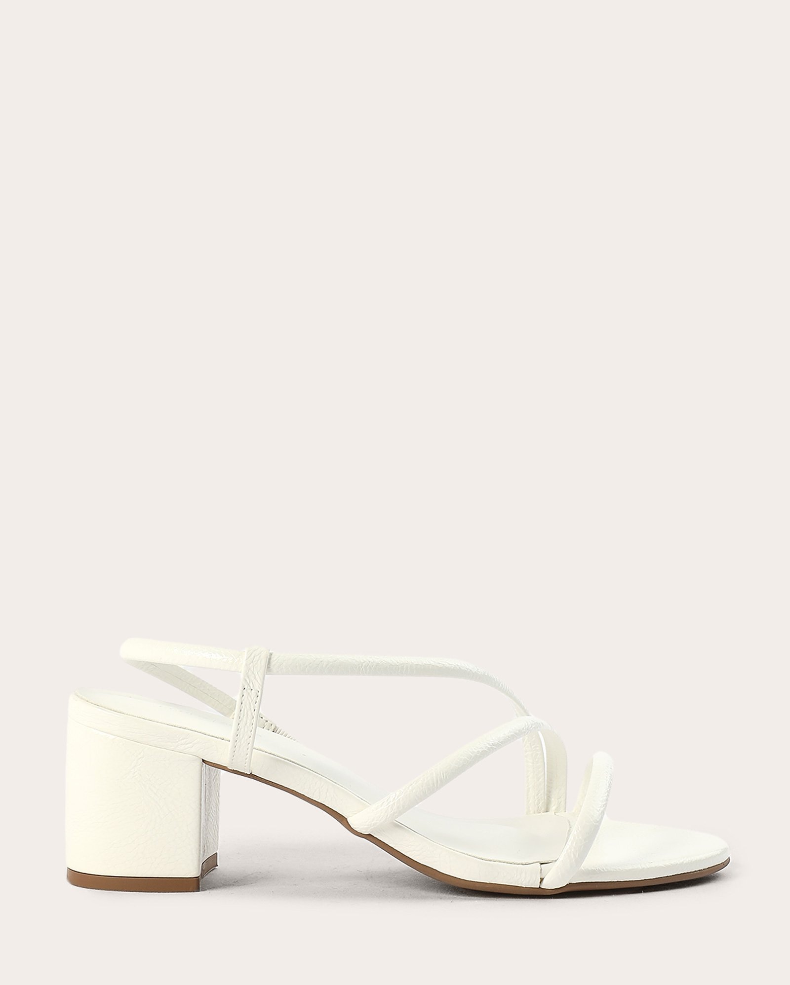 Sandália feminina salto médio com tiras finas off-white