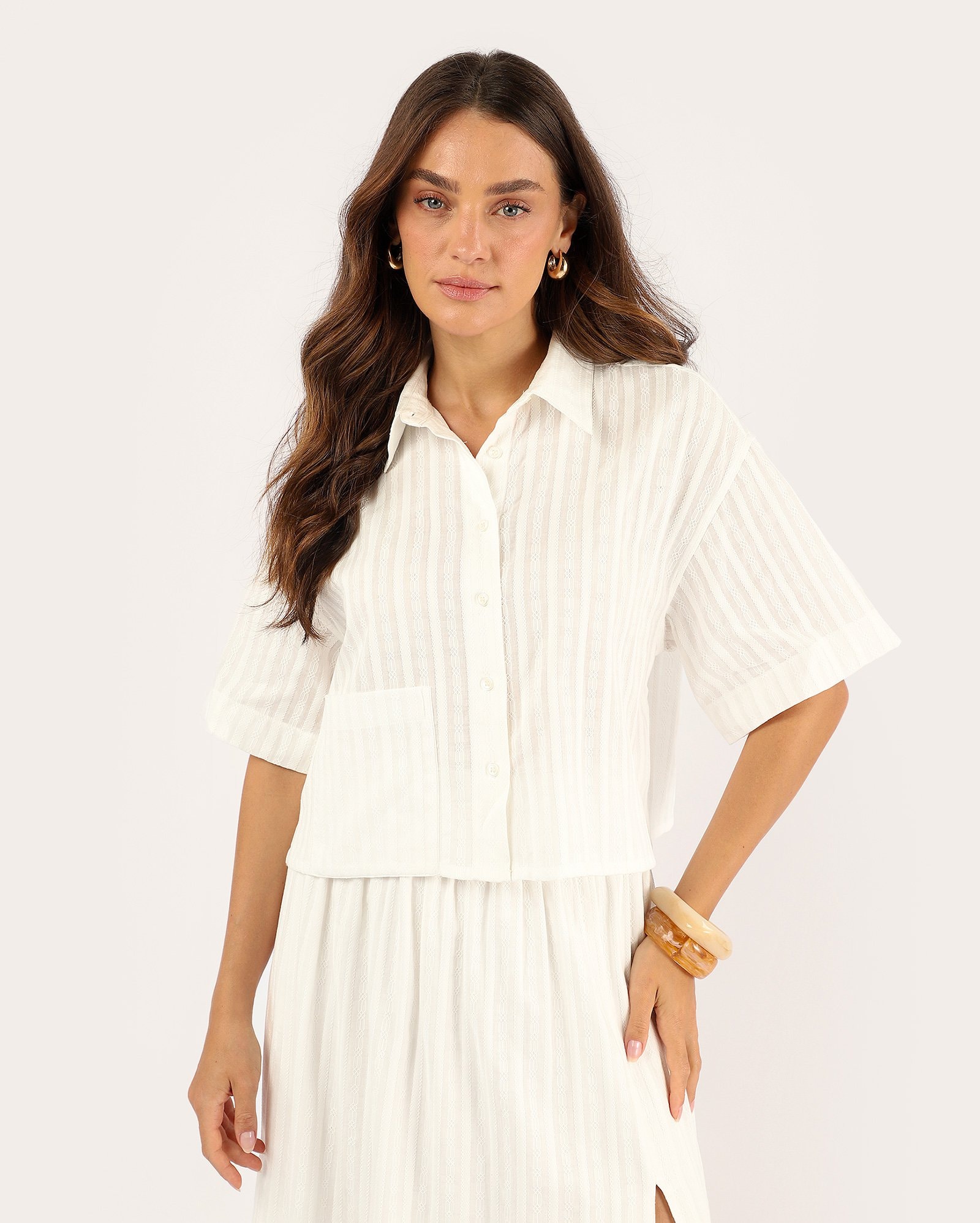 Camisa cropped feminina bordada