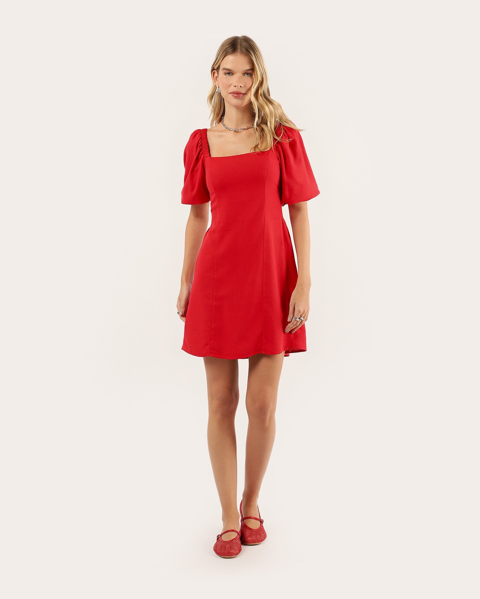 Vestido curto evasê manga bufante com viscolinho - vermelho