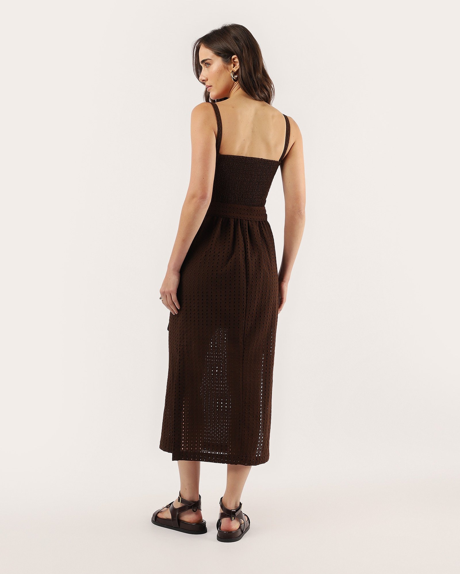 Vestido midi reto laise com amarração - marrom — foto 4