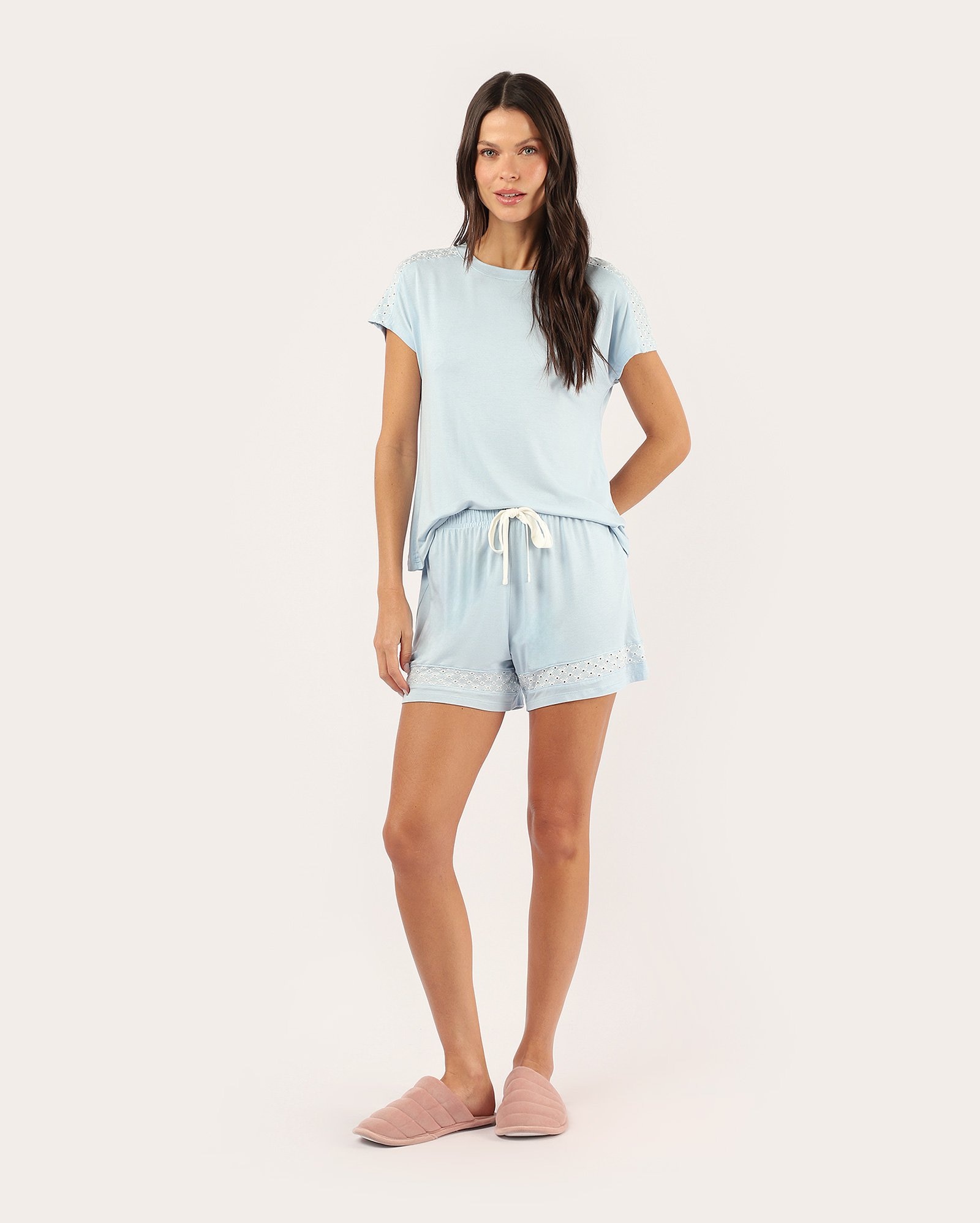 Pijama curto com viscose e laise azul