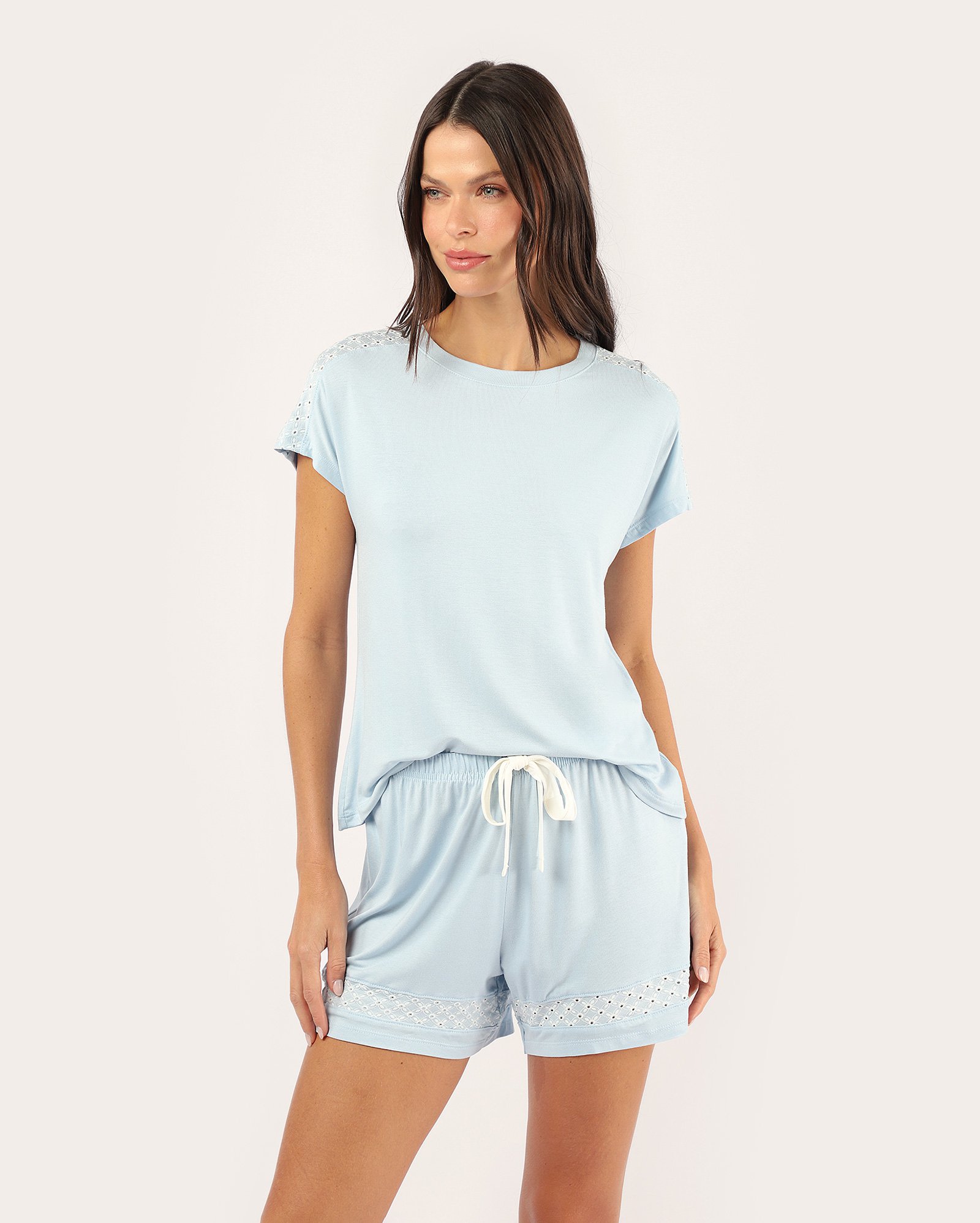Pijama curto com viscose e laise azul