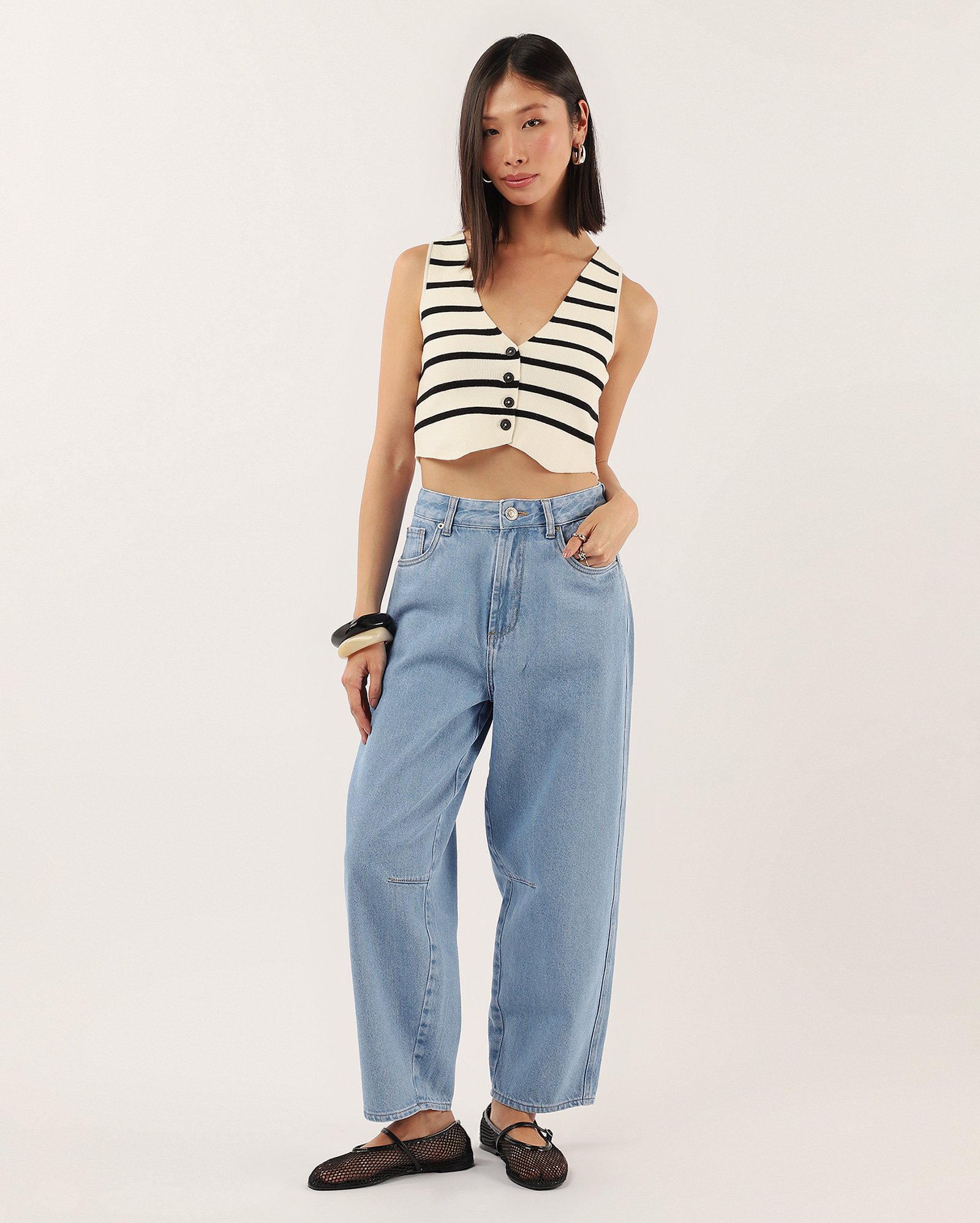 Calça jeans feminina barrel cintura média denim claro | Pool Jeans