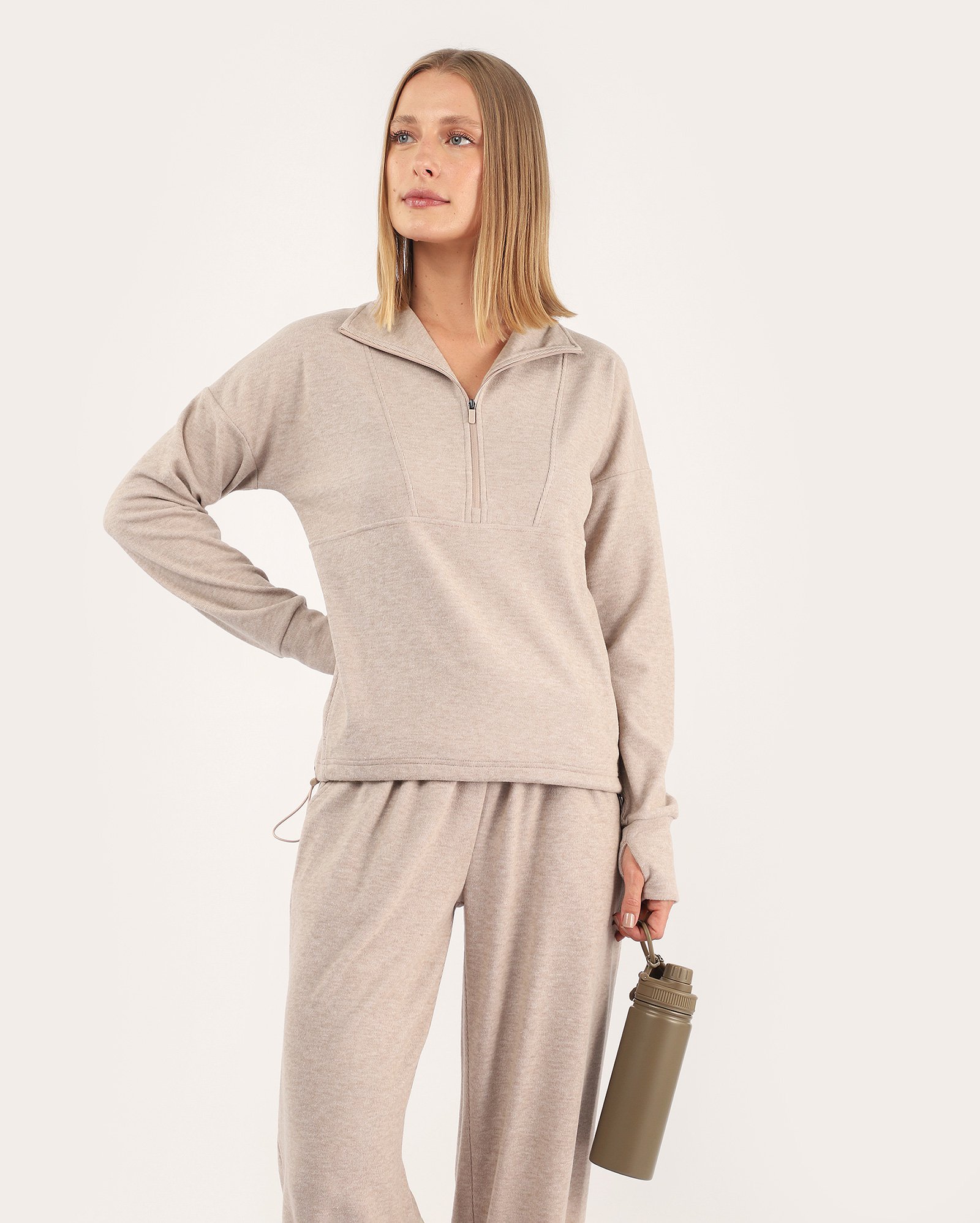 Blusa esportiva feminina plush com dedeira - marrom | Body Work