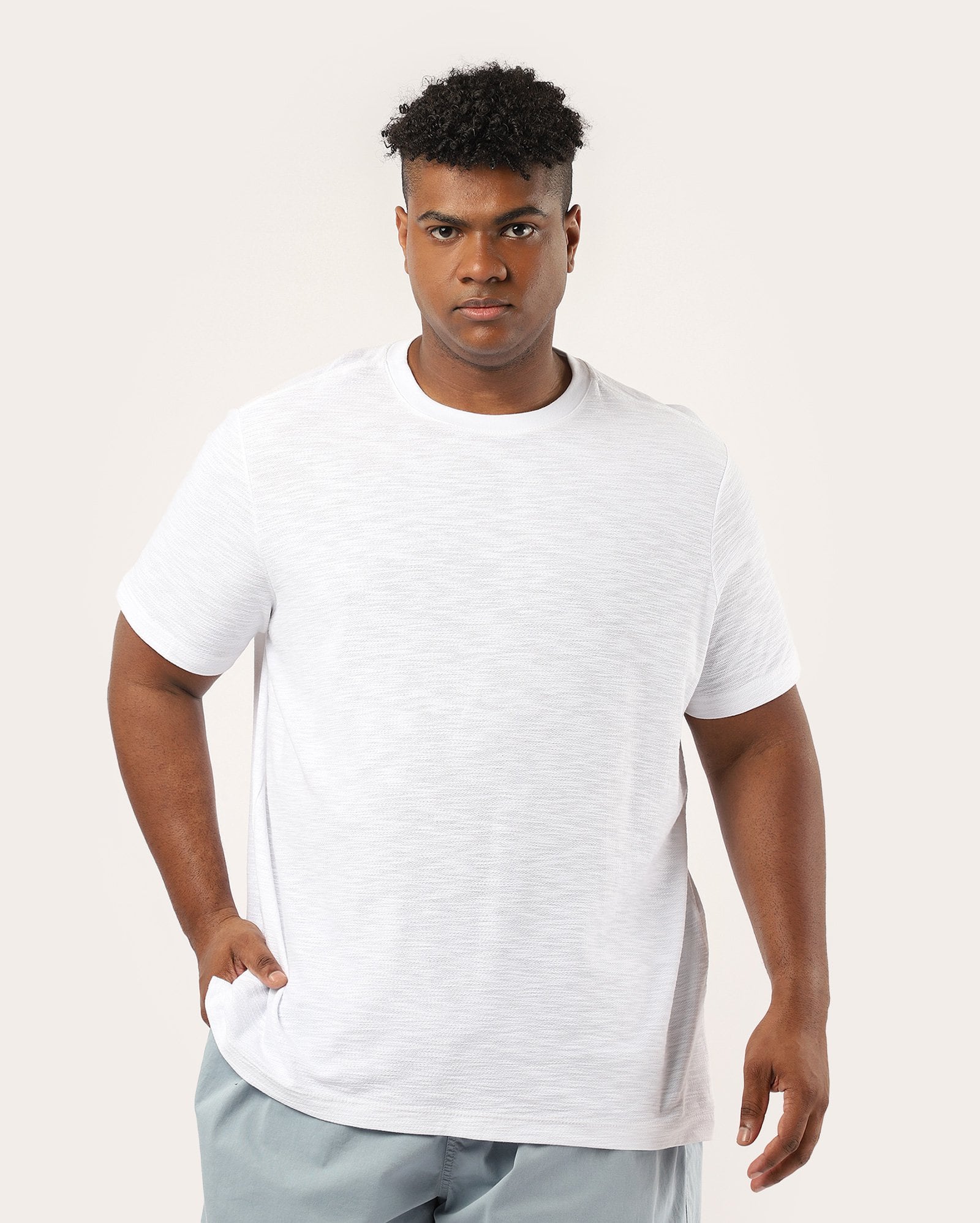 Camiseta plus size masculina regular texturizada - branca