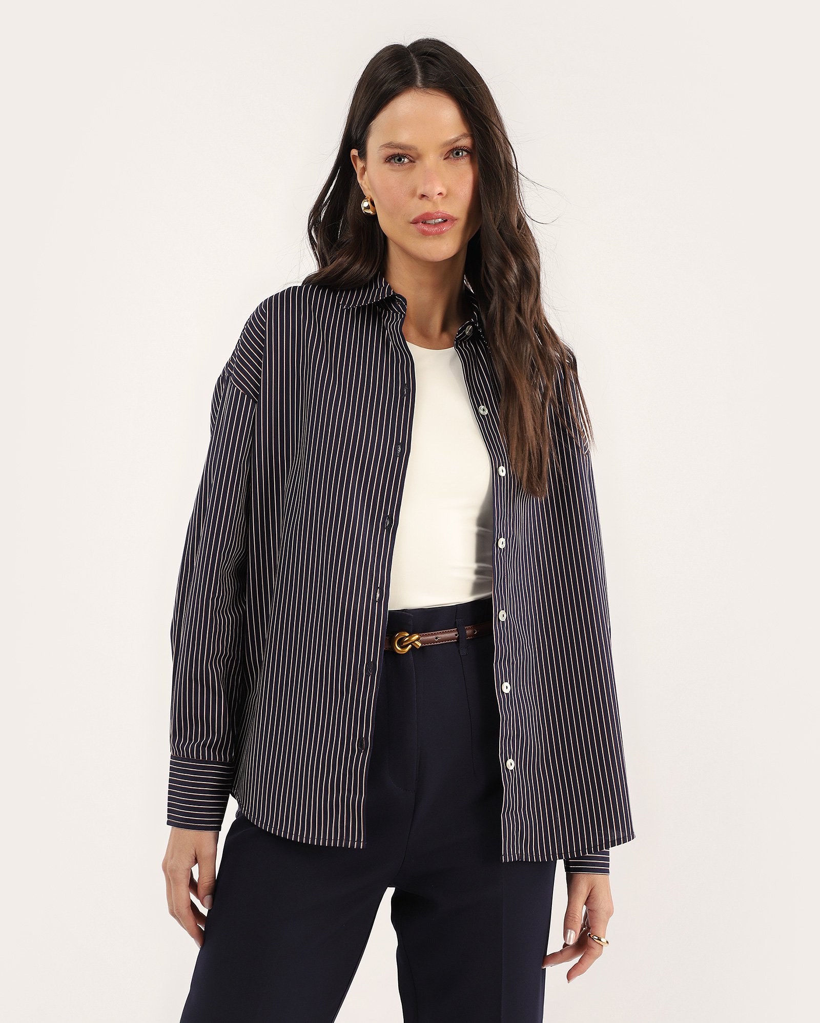 Camisa feminina alongada com listras azul