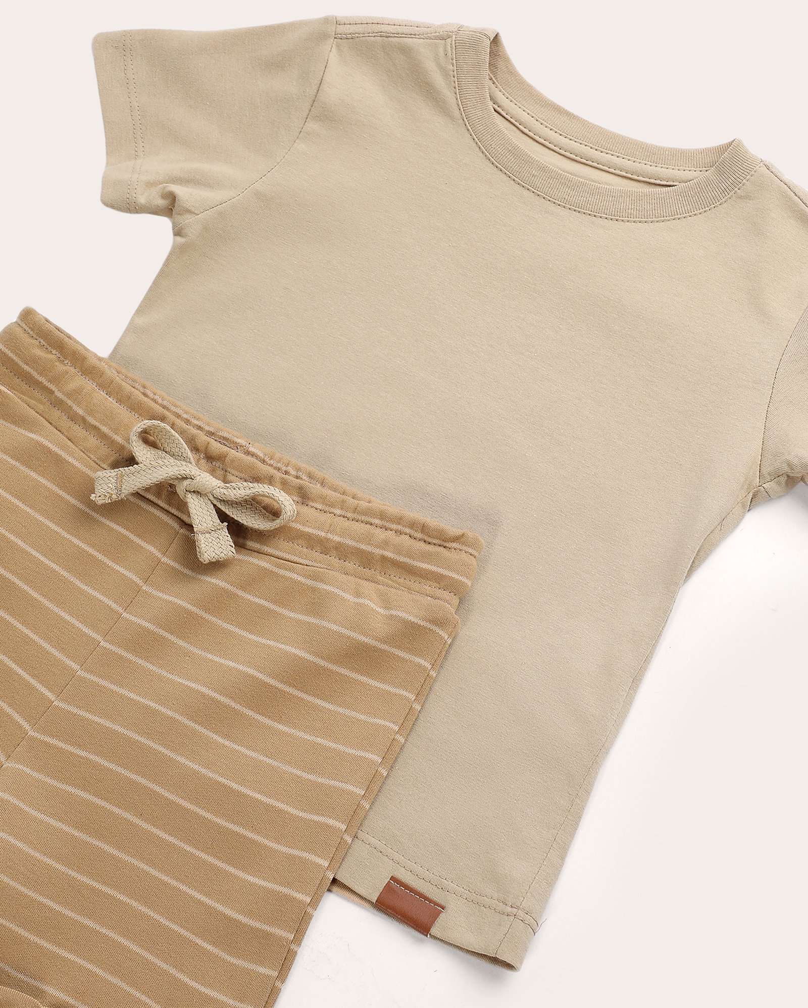 Conjunto curto infantil listrado 1-4A bege