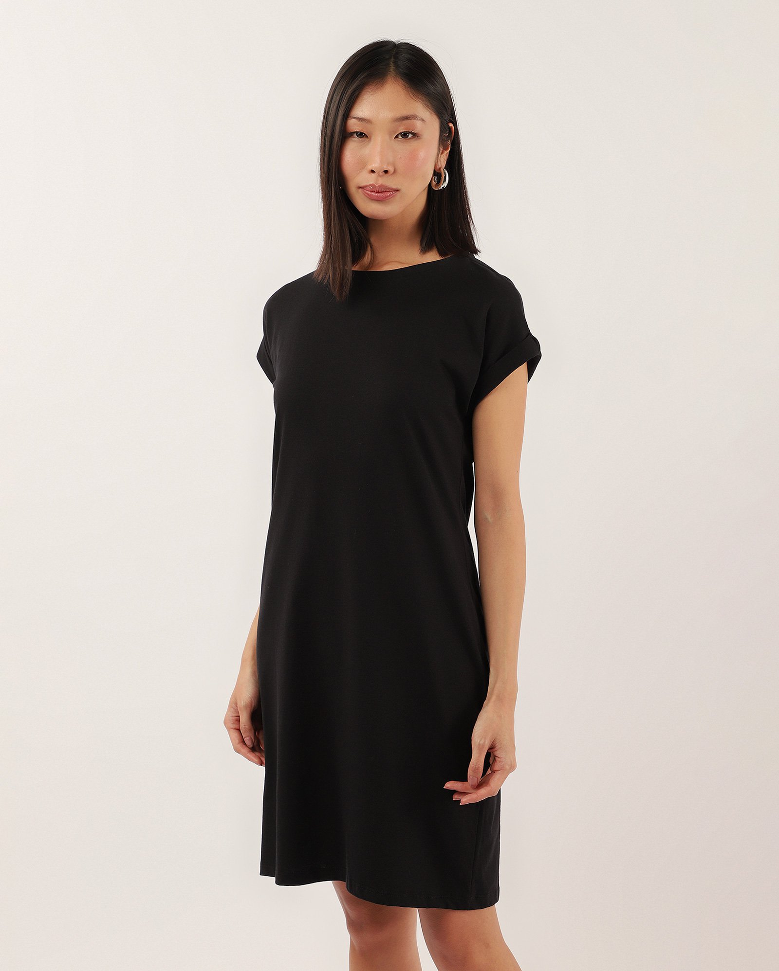 Vestido curto evasê manga dobrada Paty preto