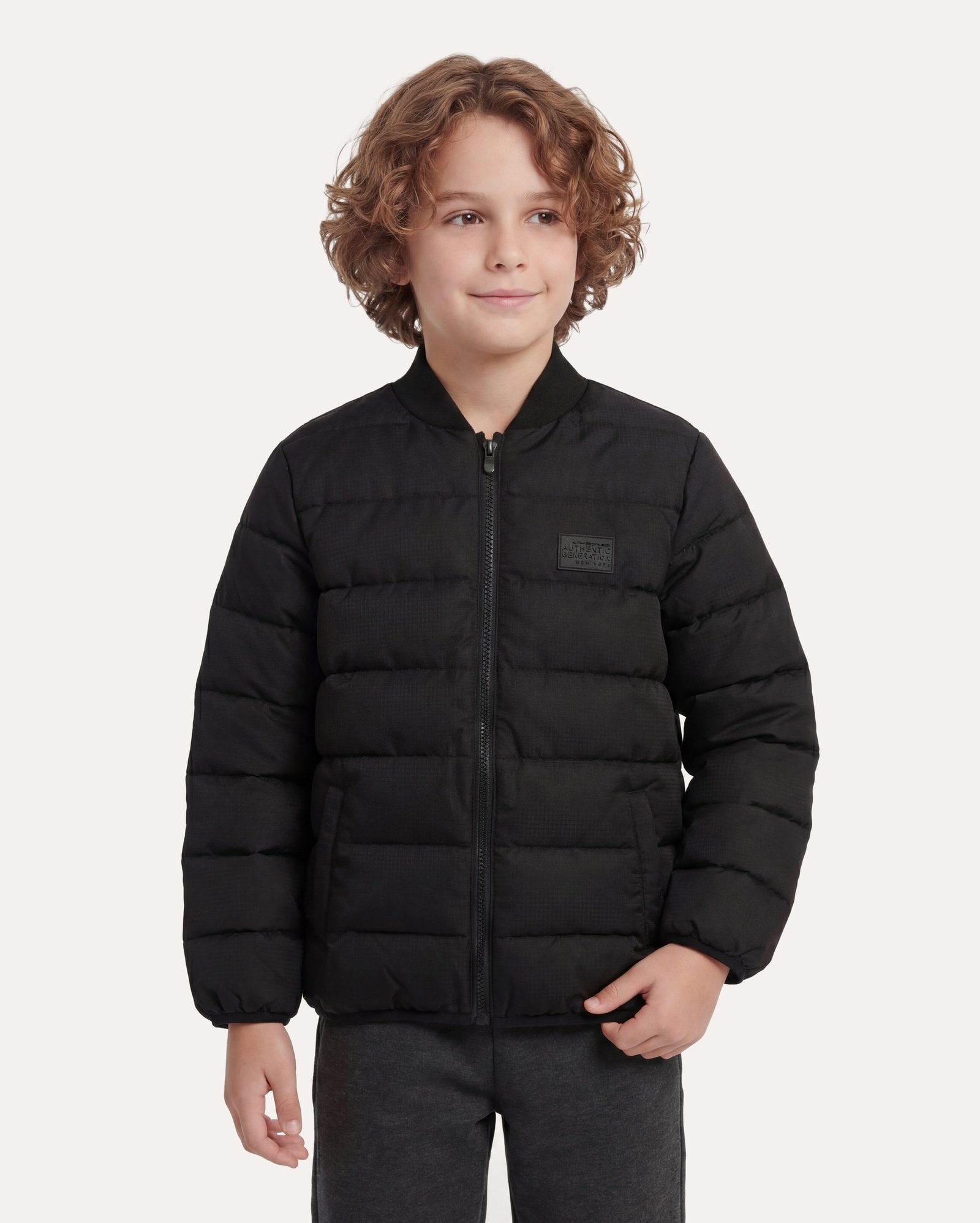 Jaqueta puffer infantil com patch 6-14A - preta