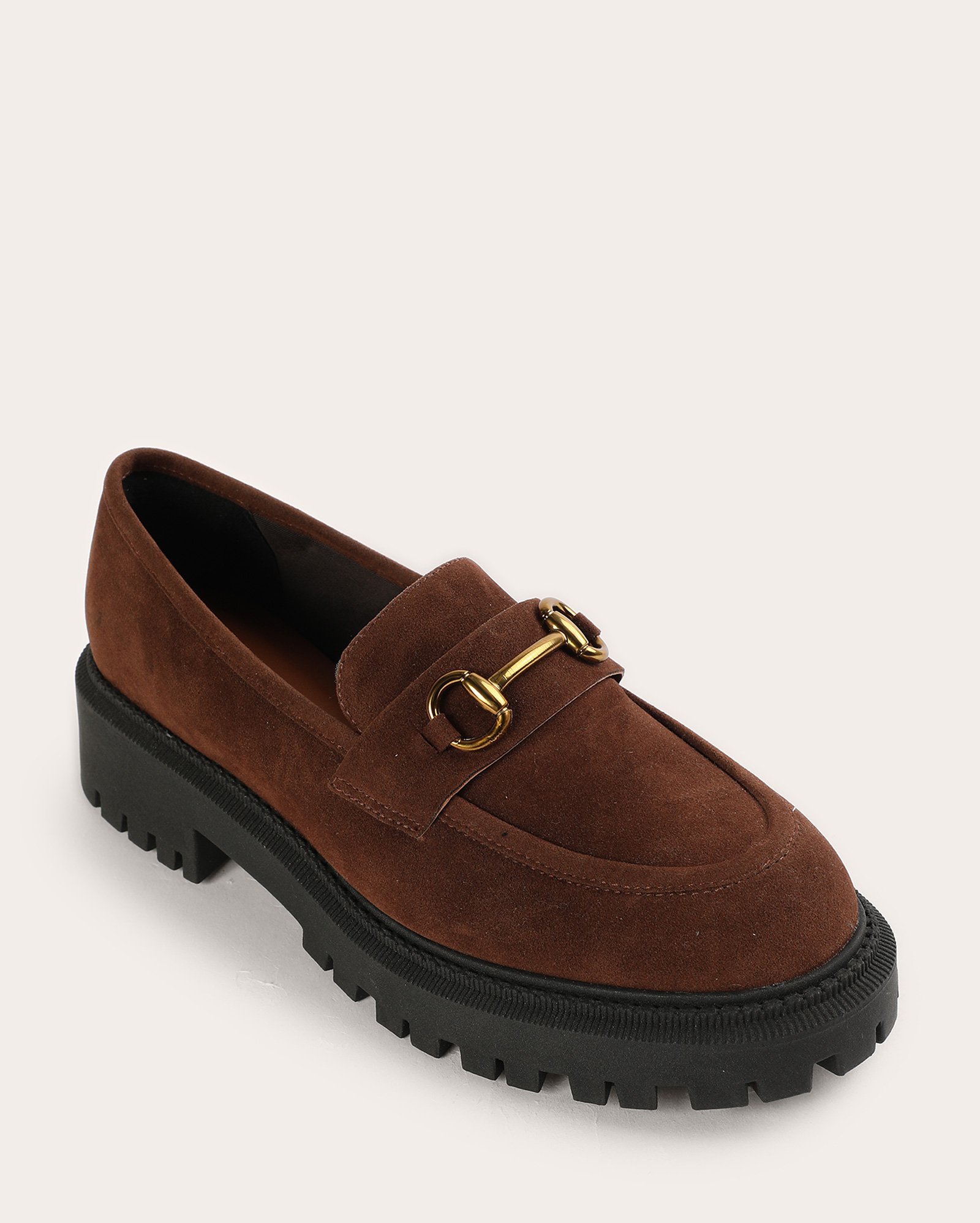 Mocassim feminino loafer de camurça com bridão - Marrom
