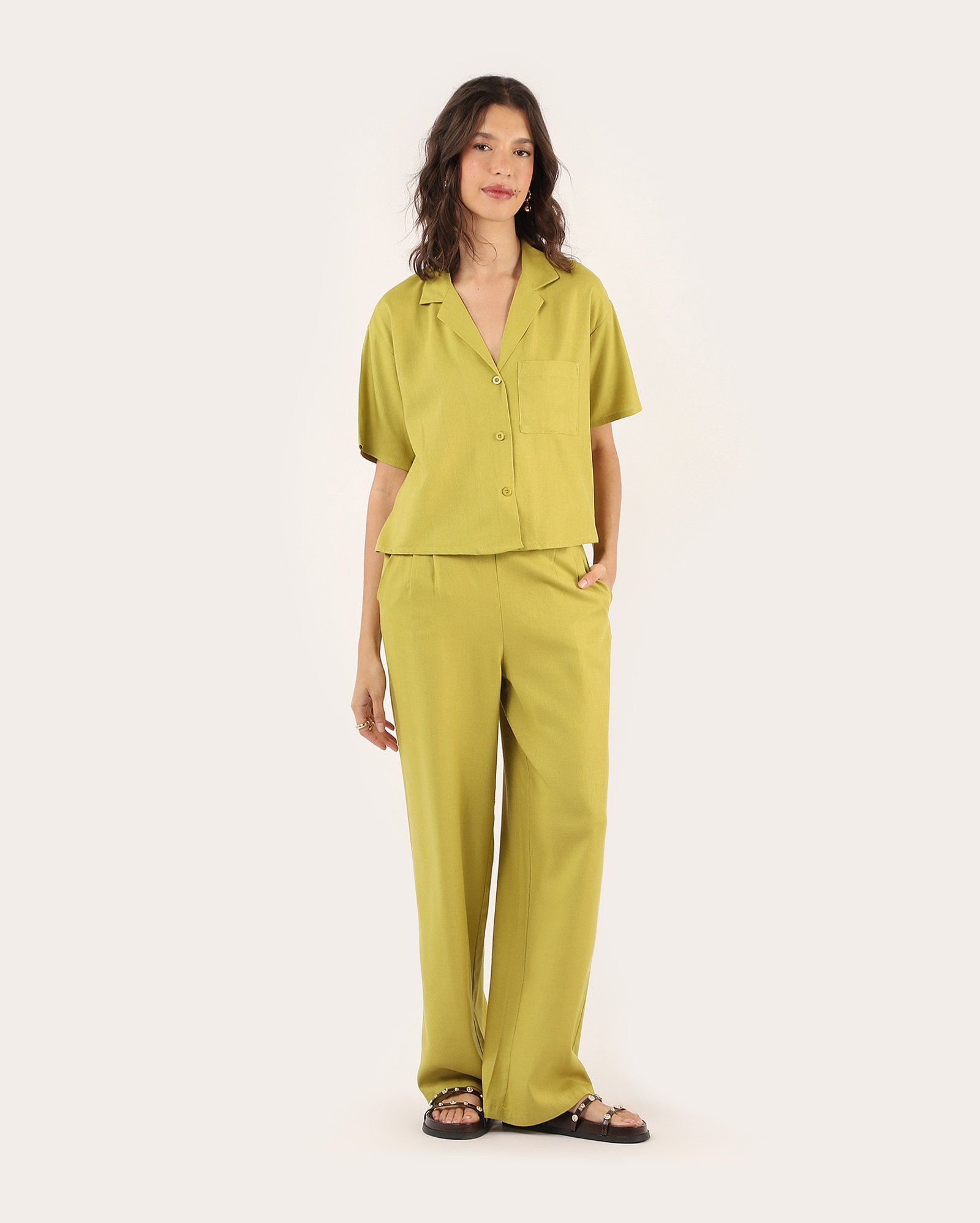 Camisa feminina básica em viscolinho - verde — foto 2