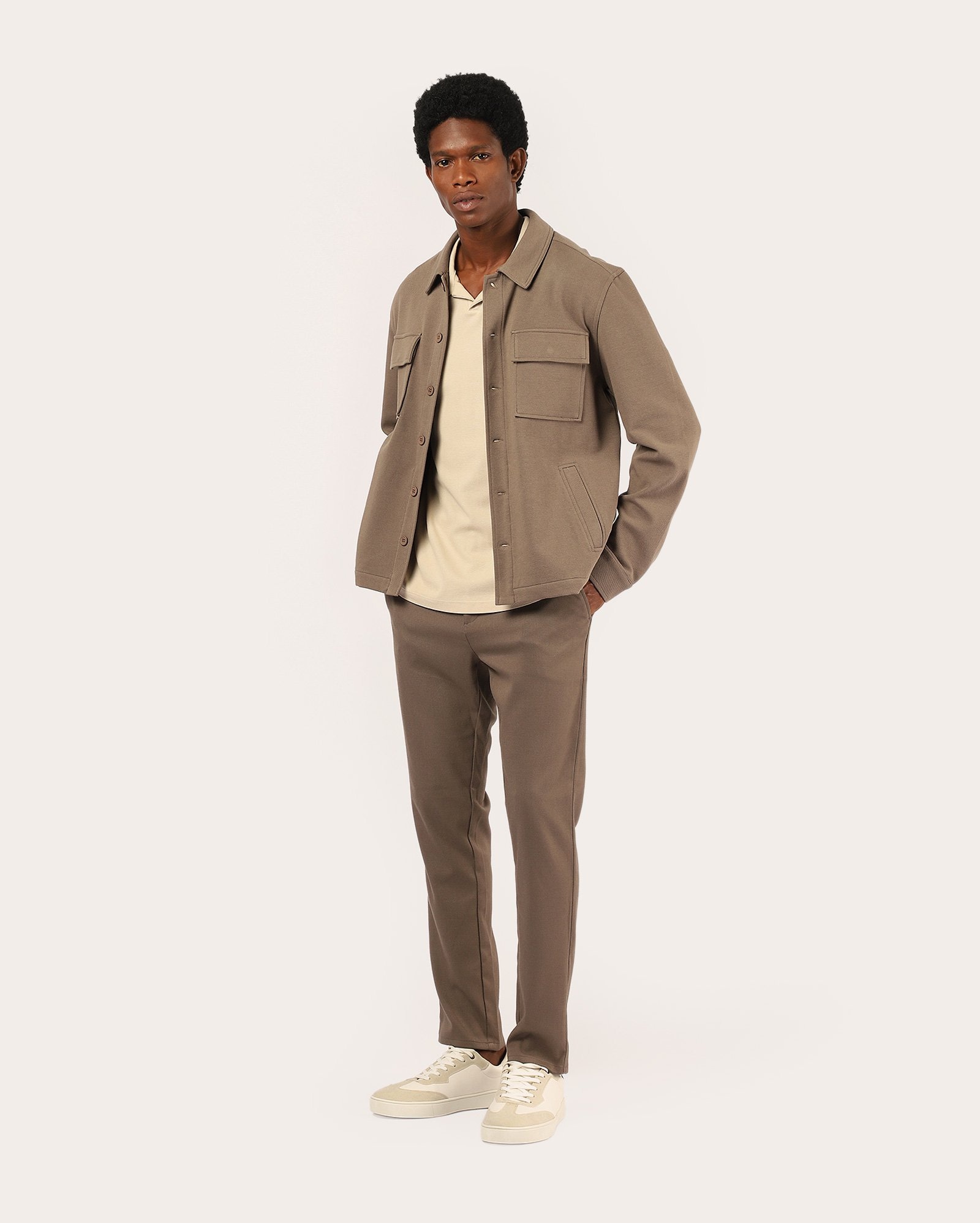 Calça masculina alfaiataria slim - marrom