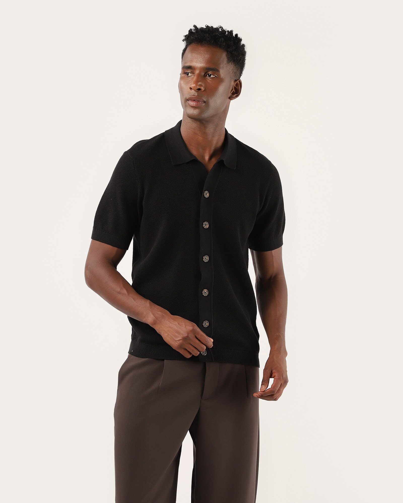 Polo masculina de tricot manga curta - marrom - Preto