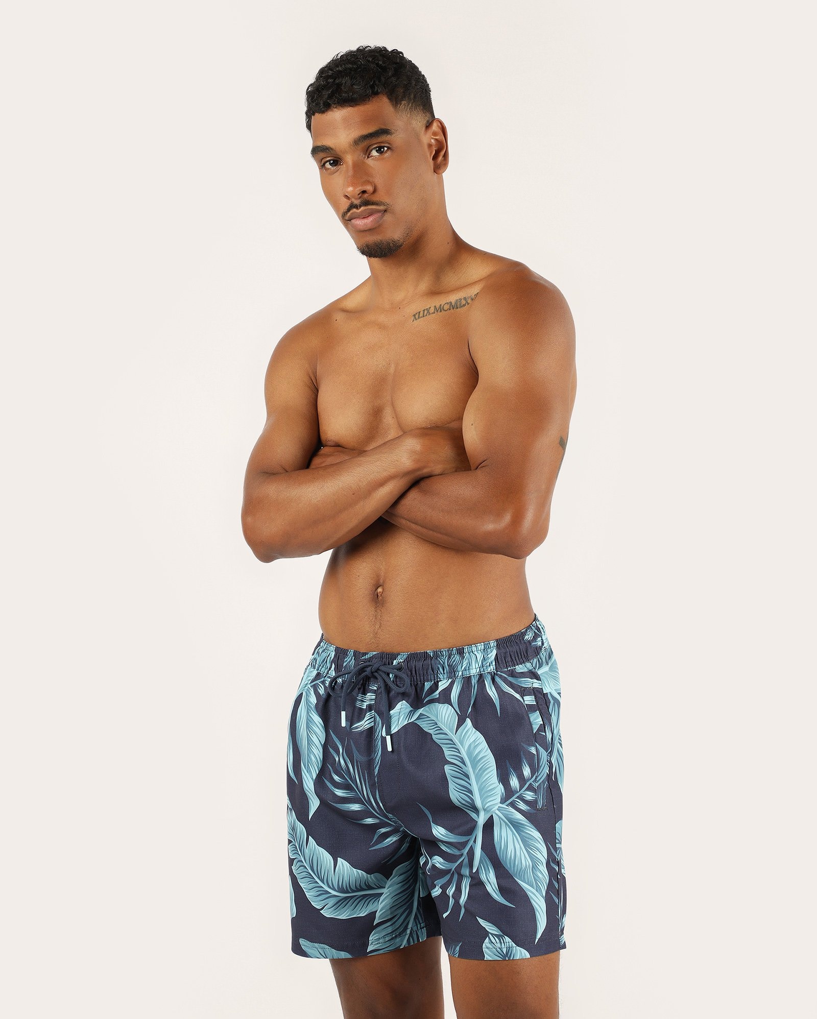 Short água masculino com estampa folhagem - azul