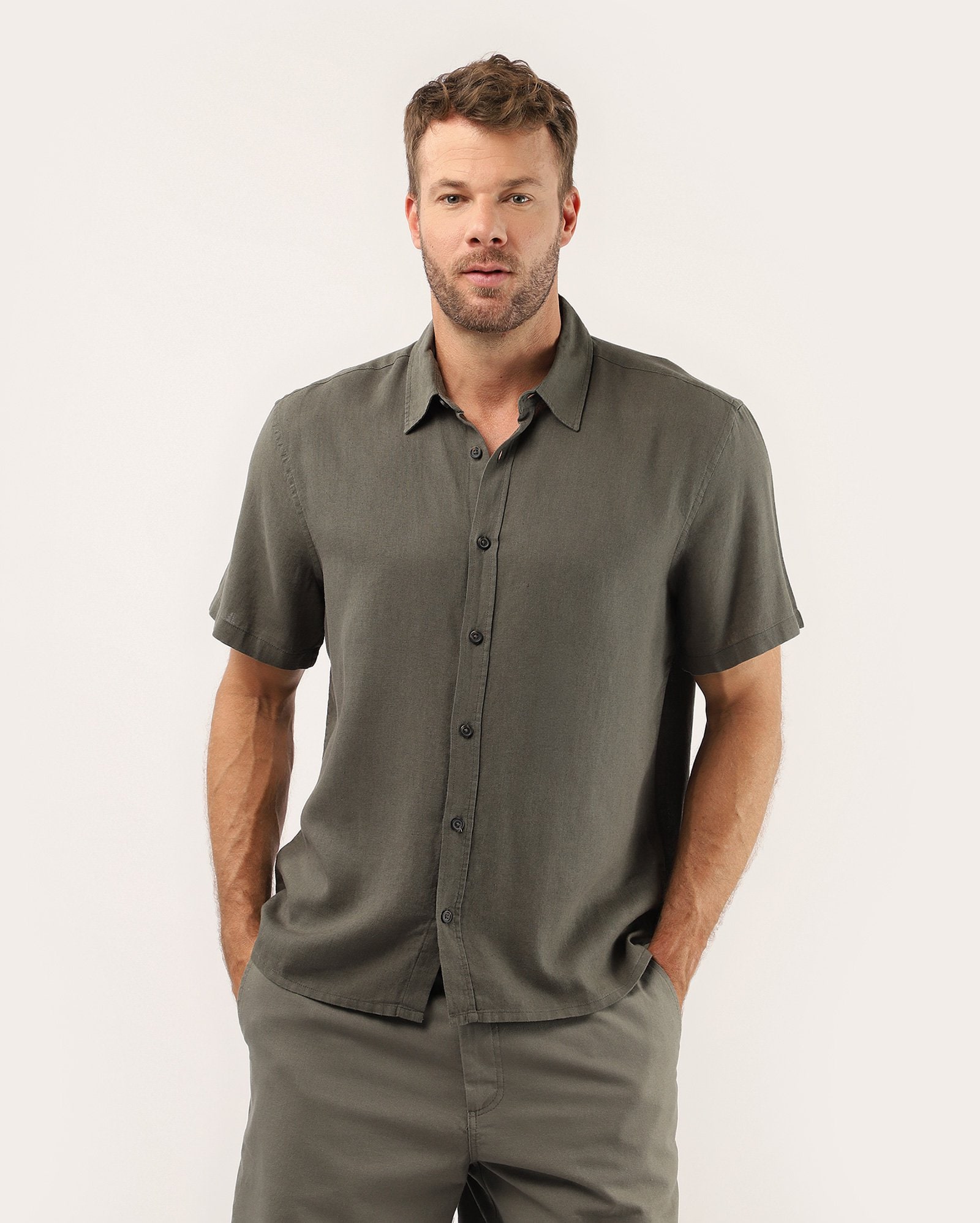 Camisa masculina em viscolinho básica - Verde