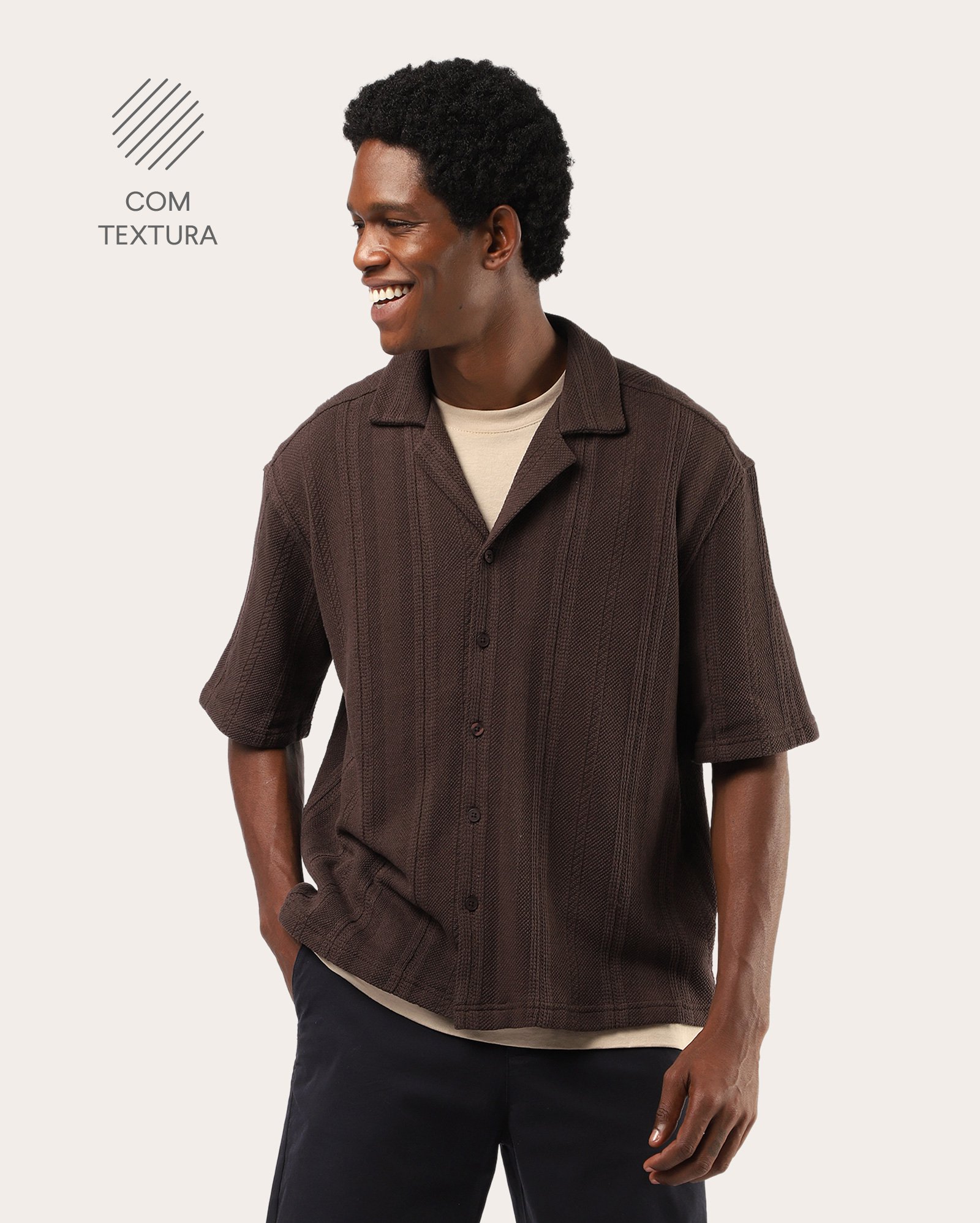 Camisa masculina boxy texturizada - Marrom