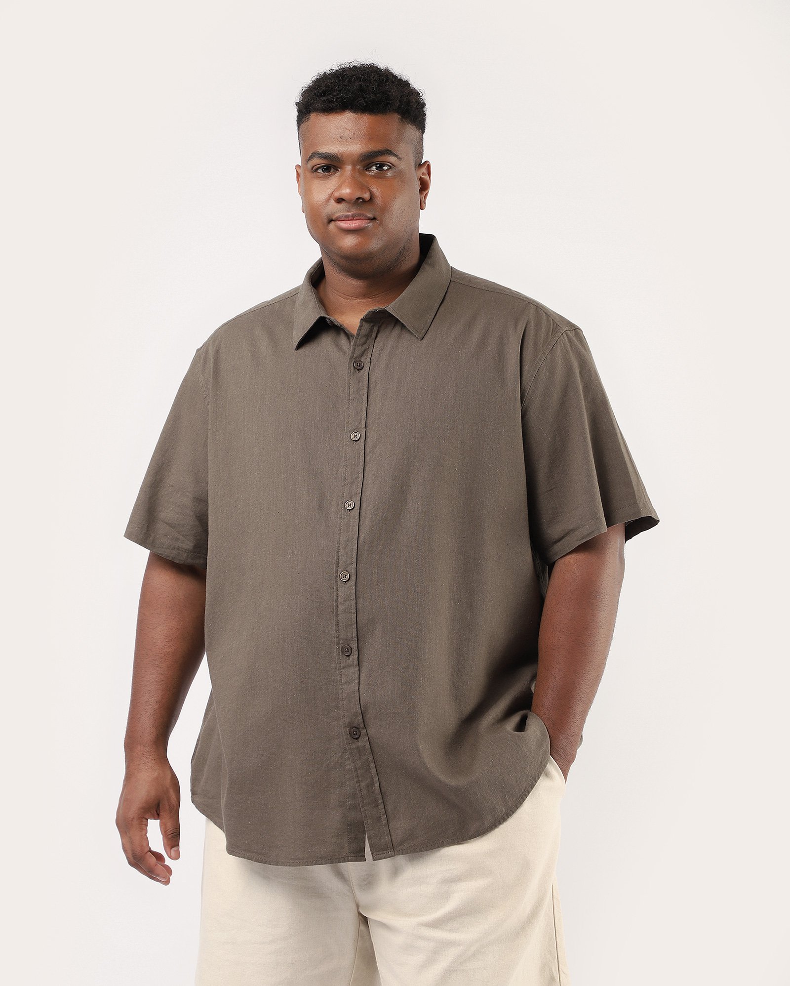 Camisa plus size masculina regular com linho - Verde