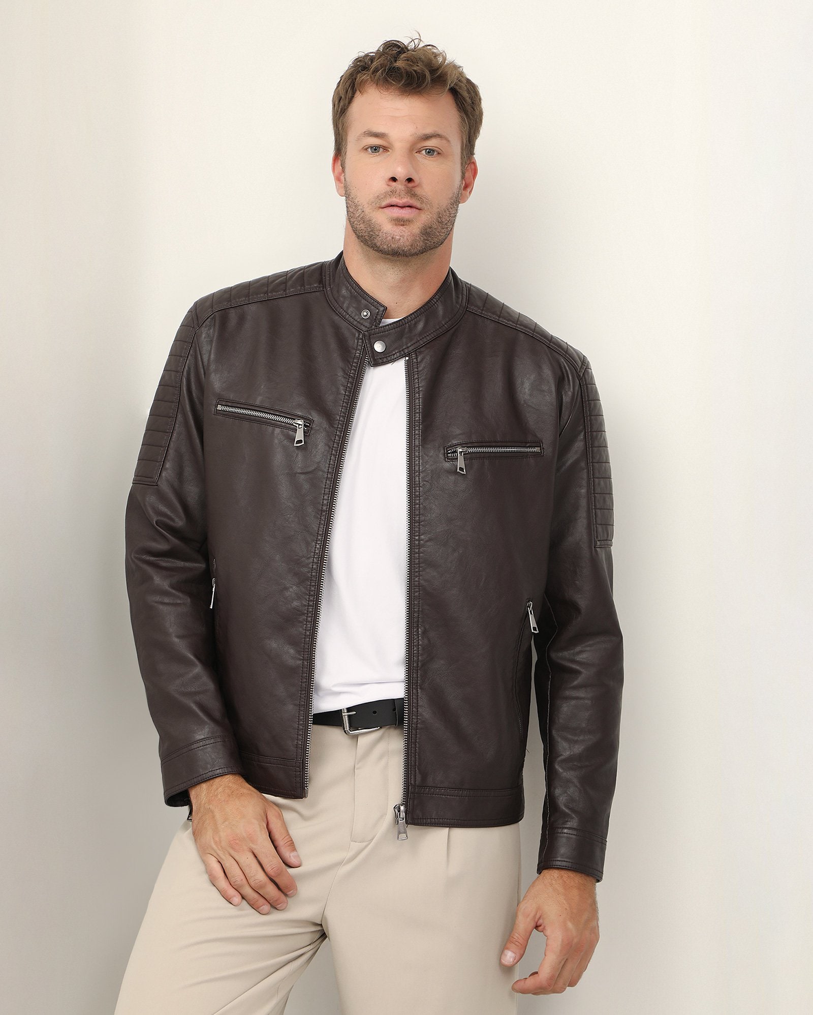 Jaqueta masculina regular de poliuretano - marrom