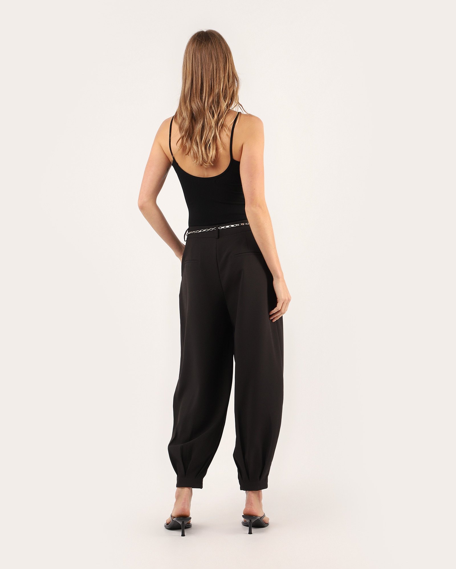 Calça feminina aladim com alfaiataria - preta — foto 4