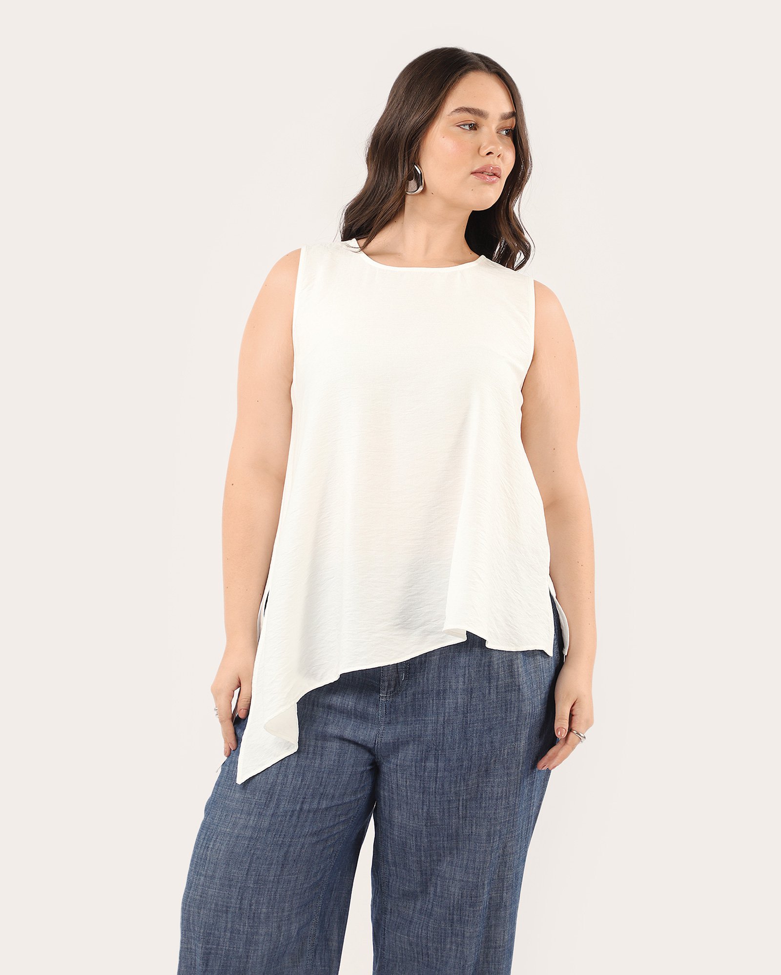 Regata plus size feminina assimétrica em viscose