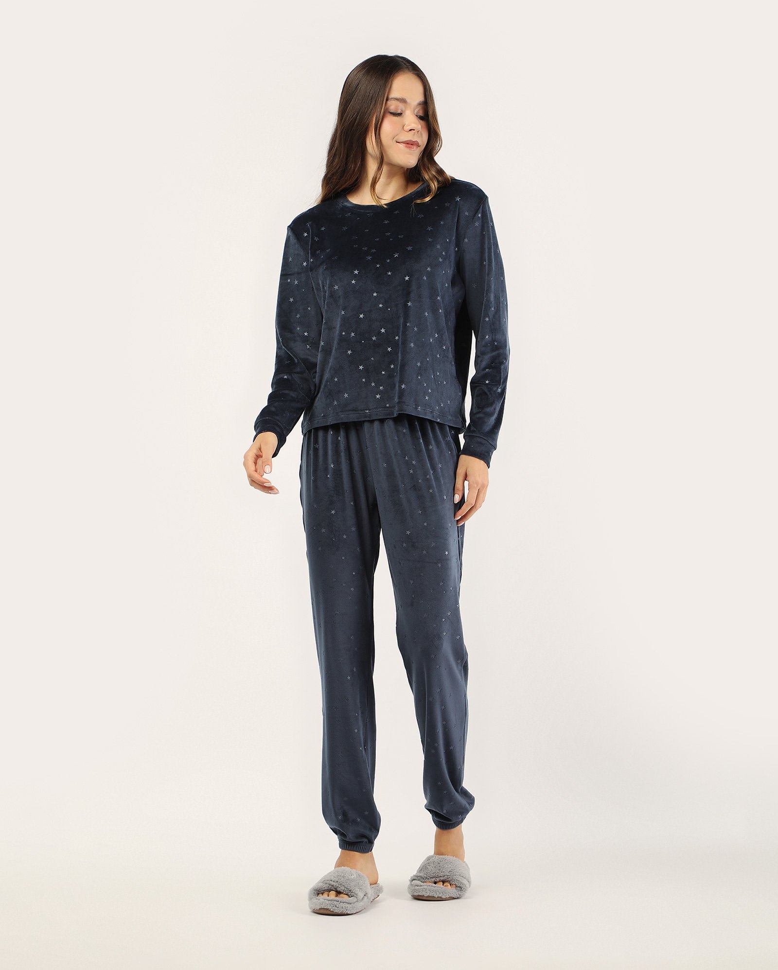 Pijama longo feminino em fleece estampa de estrela - azul