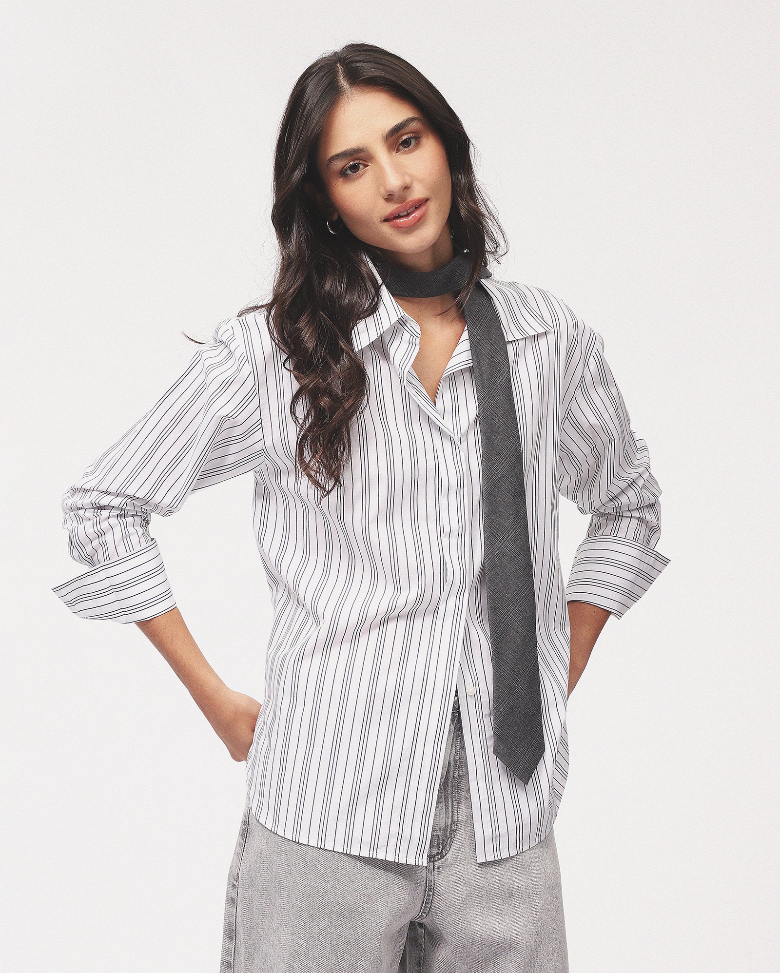 Camisa feminina risca de giz - Branco