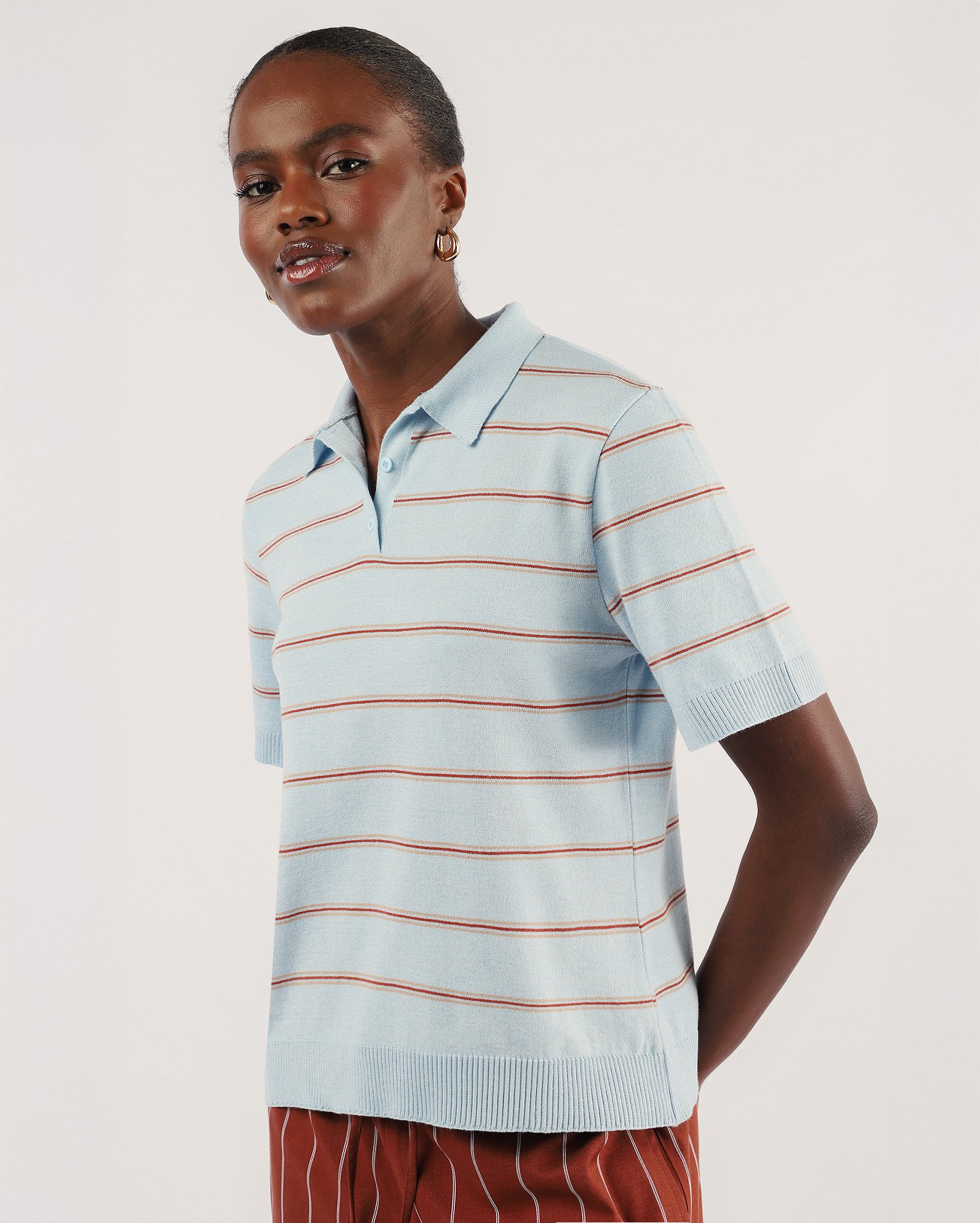 Camisa polo feminina de tricot listrada - azul