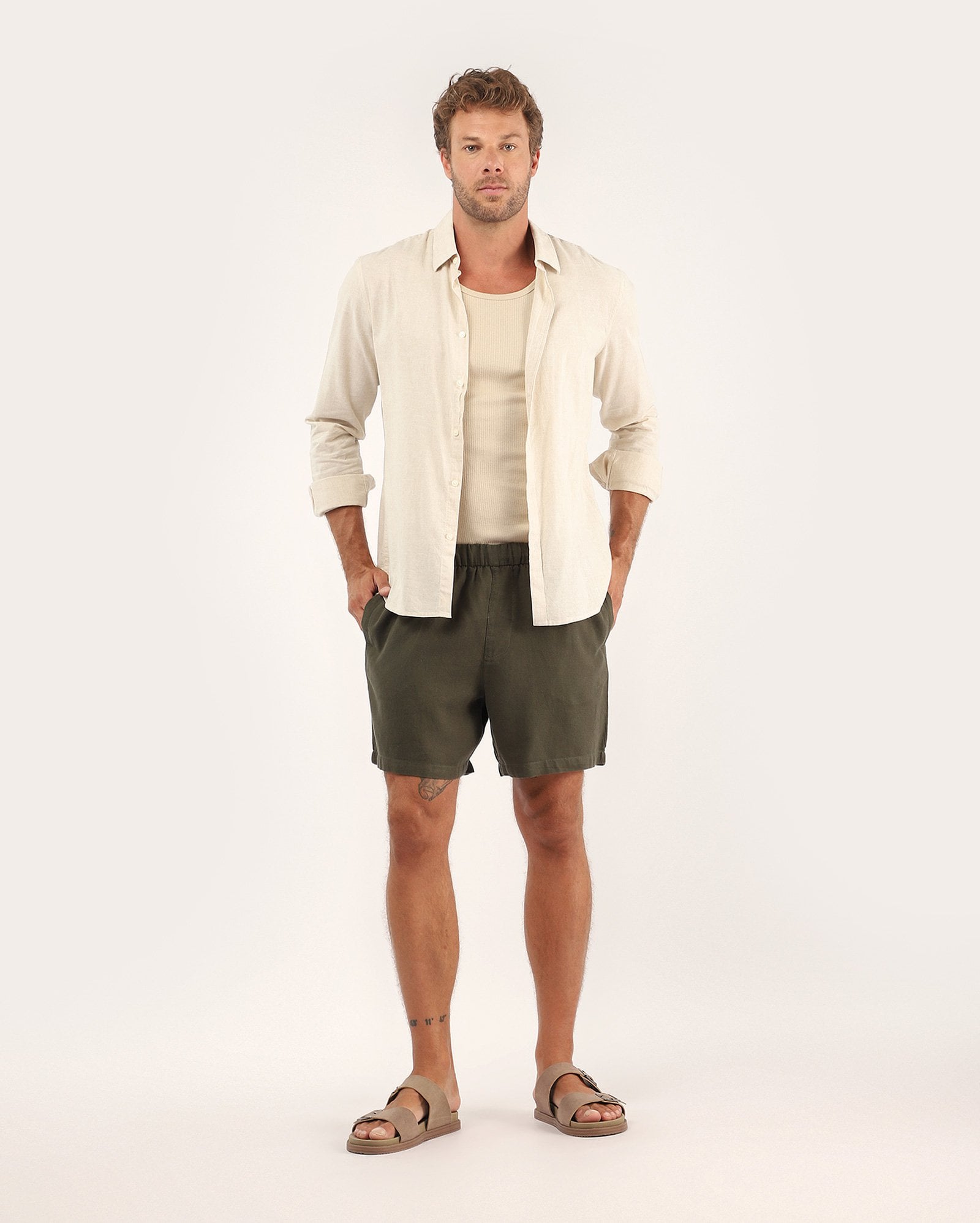 Short masculino com linho - bege