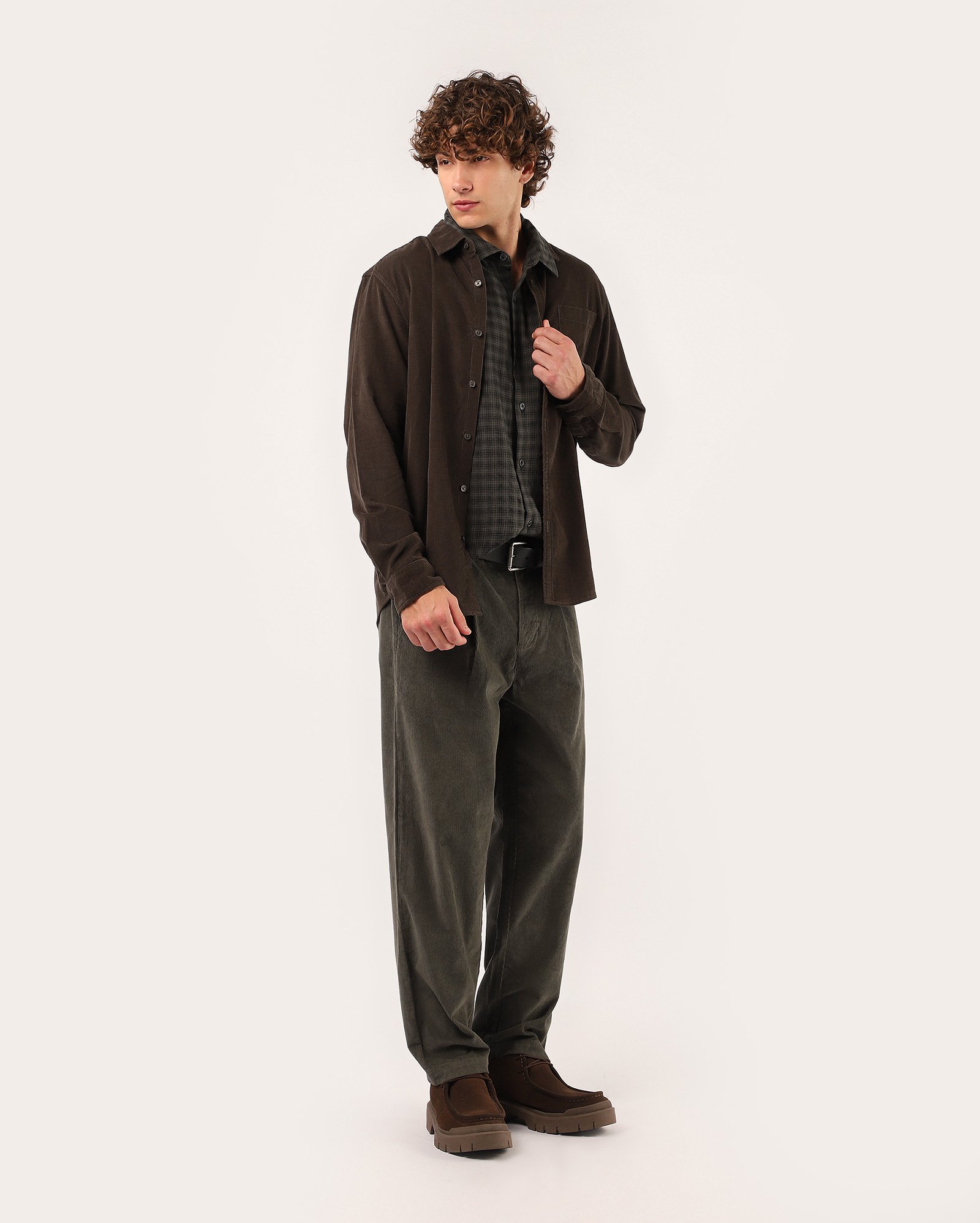 Calça masculina de veludo cotelê regular - verde